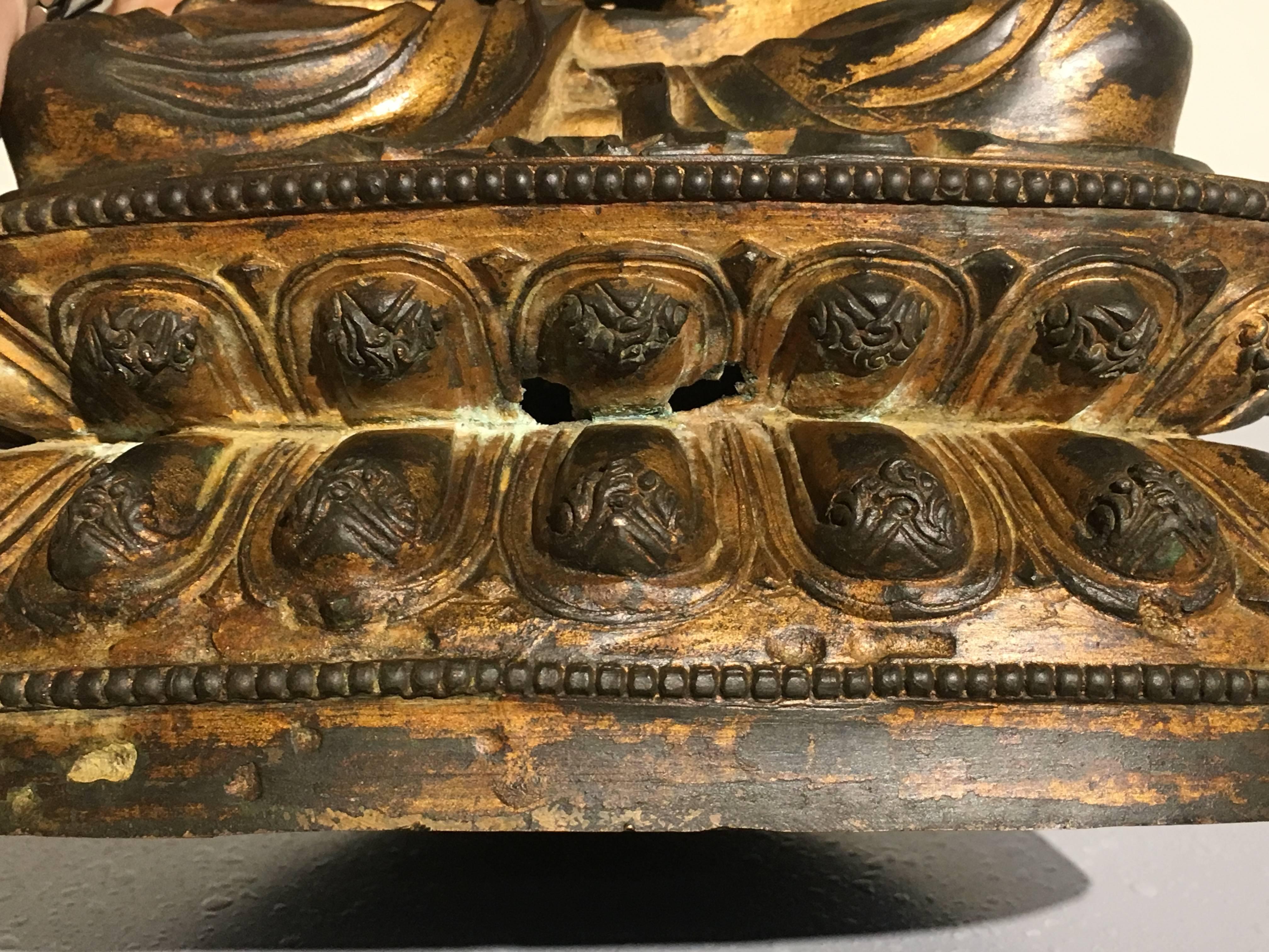 Chinesischer Amitabha-Buddha aus vergoldeter Bronze, 20. Jahrhundert 5