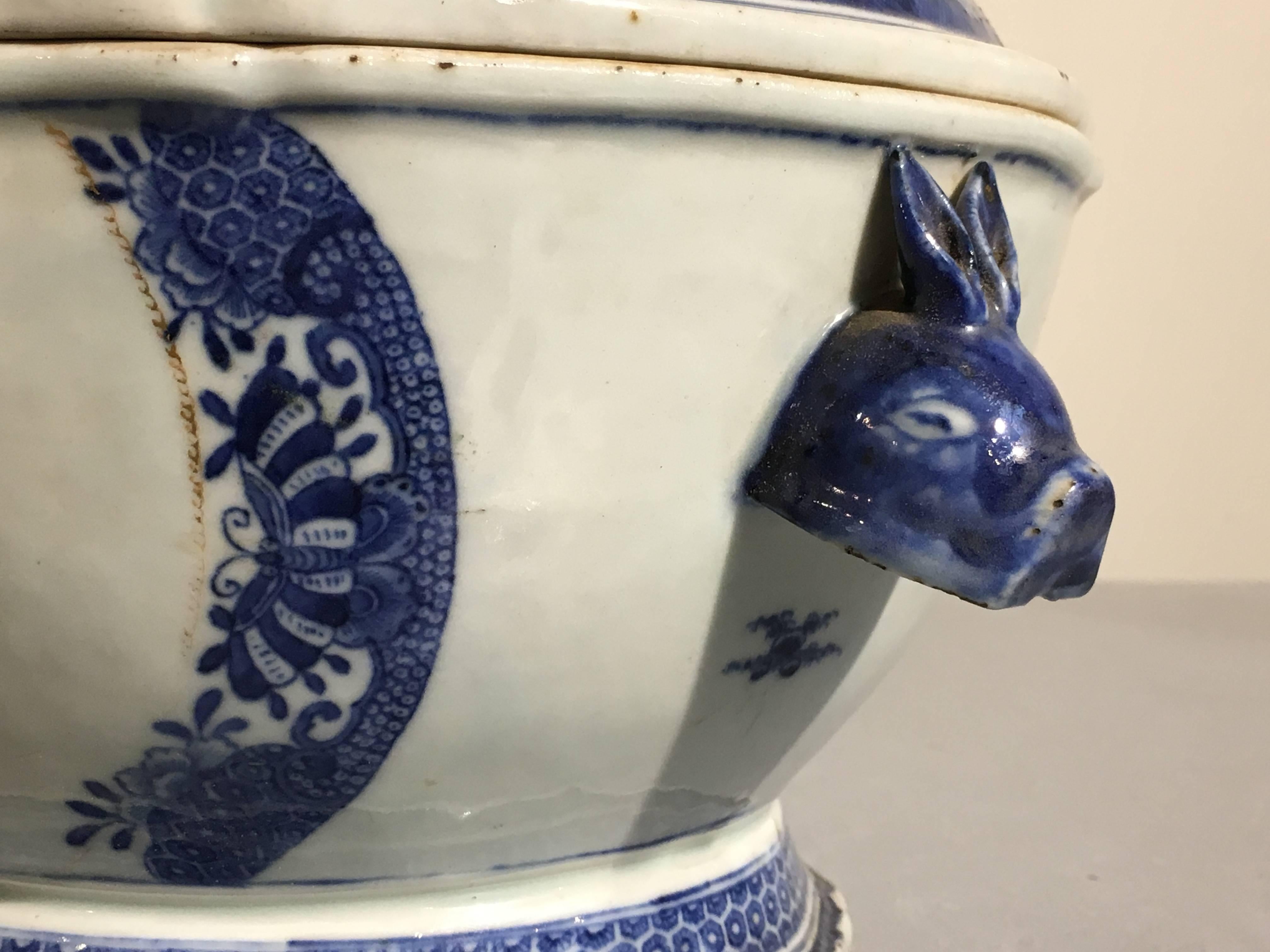 18th Century Chinese Export Porcelain Armorial Tureen 3