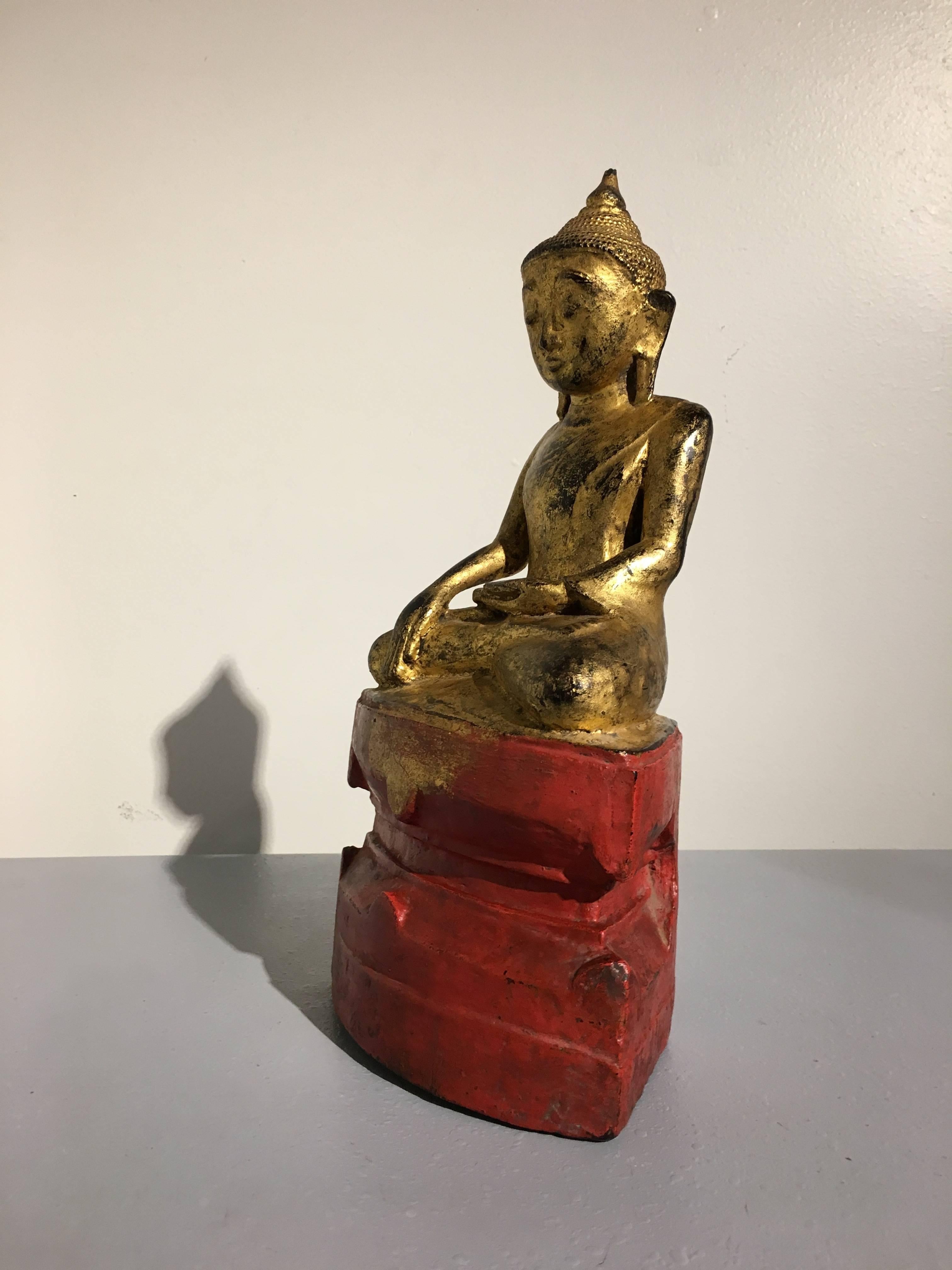 Hand-Carved Shan Burmese Lacquered and Gilt Wood Buddha, Ava Period, 18th Century For Sale