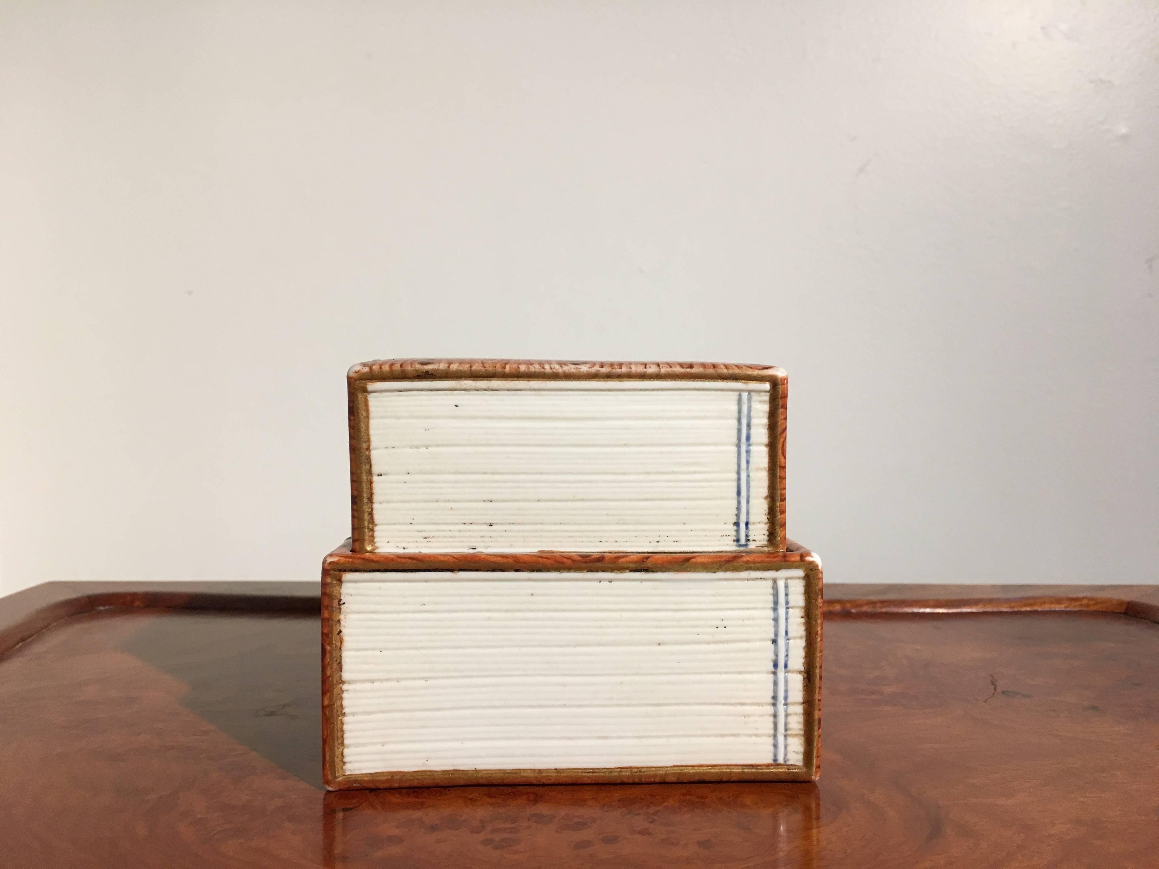 Chinese Porcelain Faux-Bois Decorated Book Form Box, Republic Period In Good Condition In Austin, TX