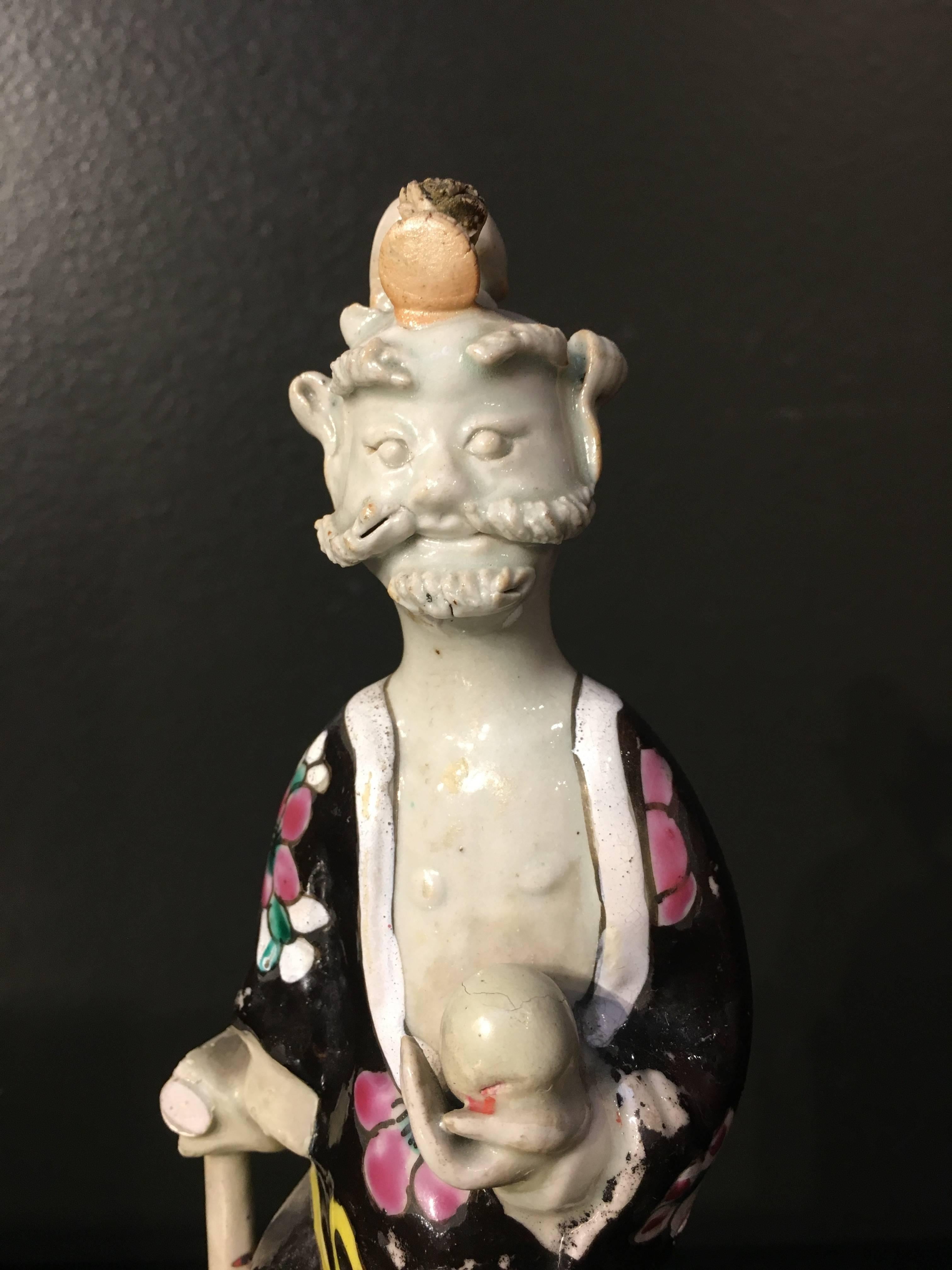 Smaltato Coppia di figure di Immortali in stile Famille Rose China, XVIII secolo, Cina in vendita