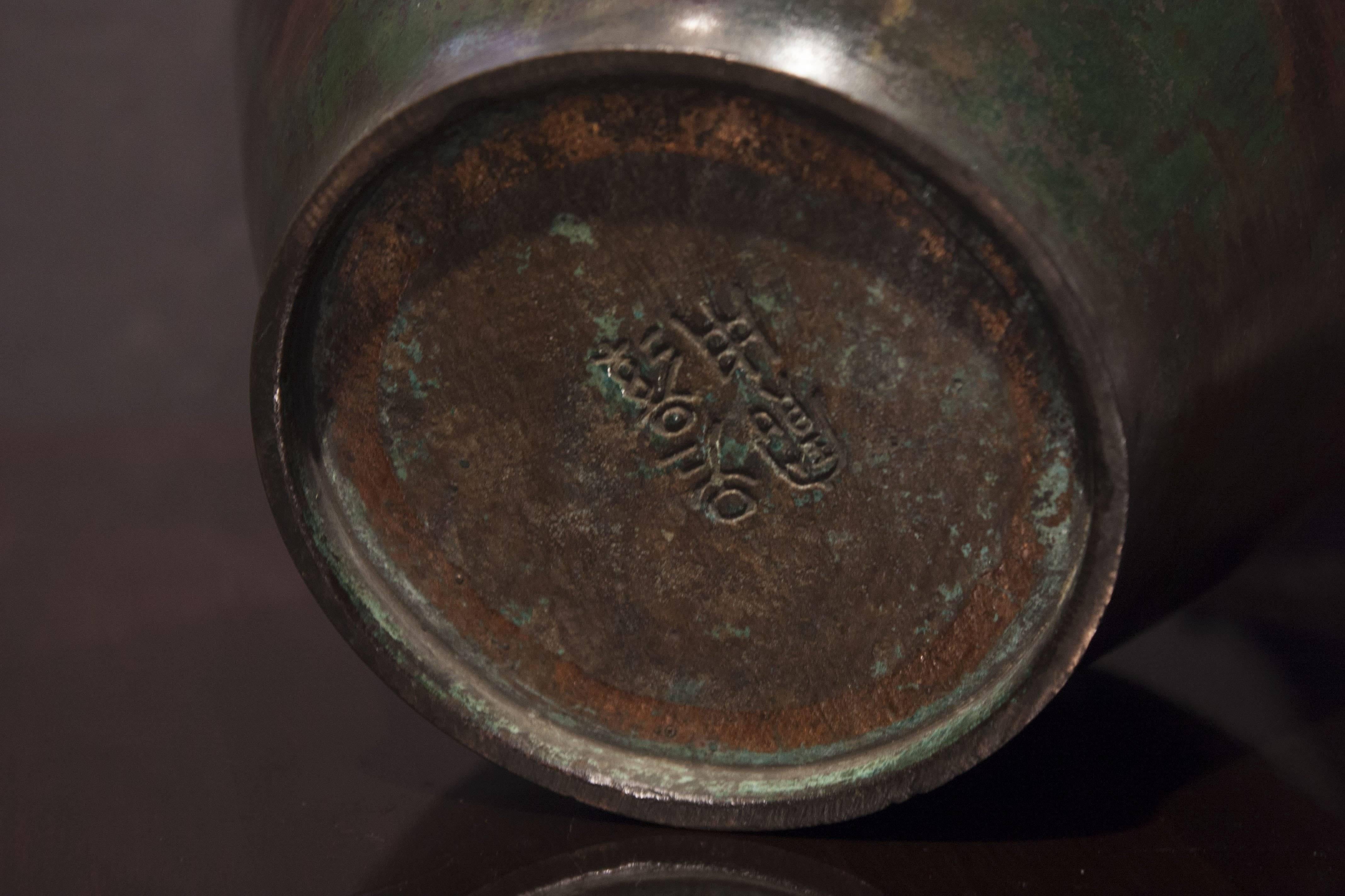 chinese bronze vase