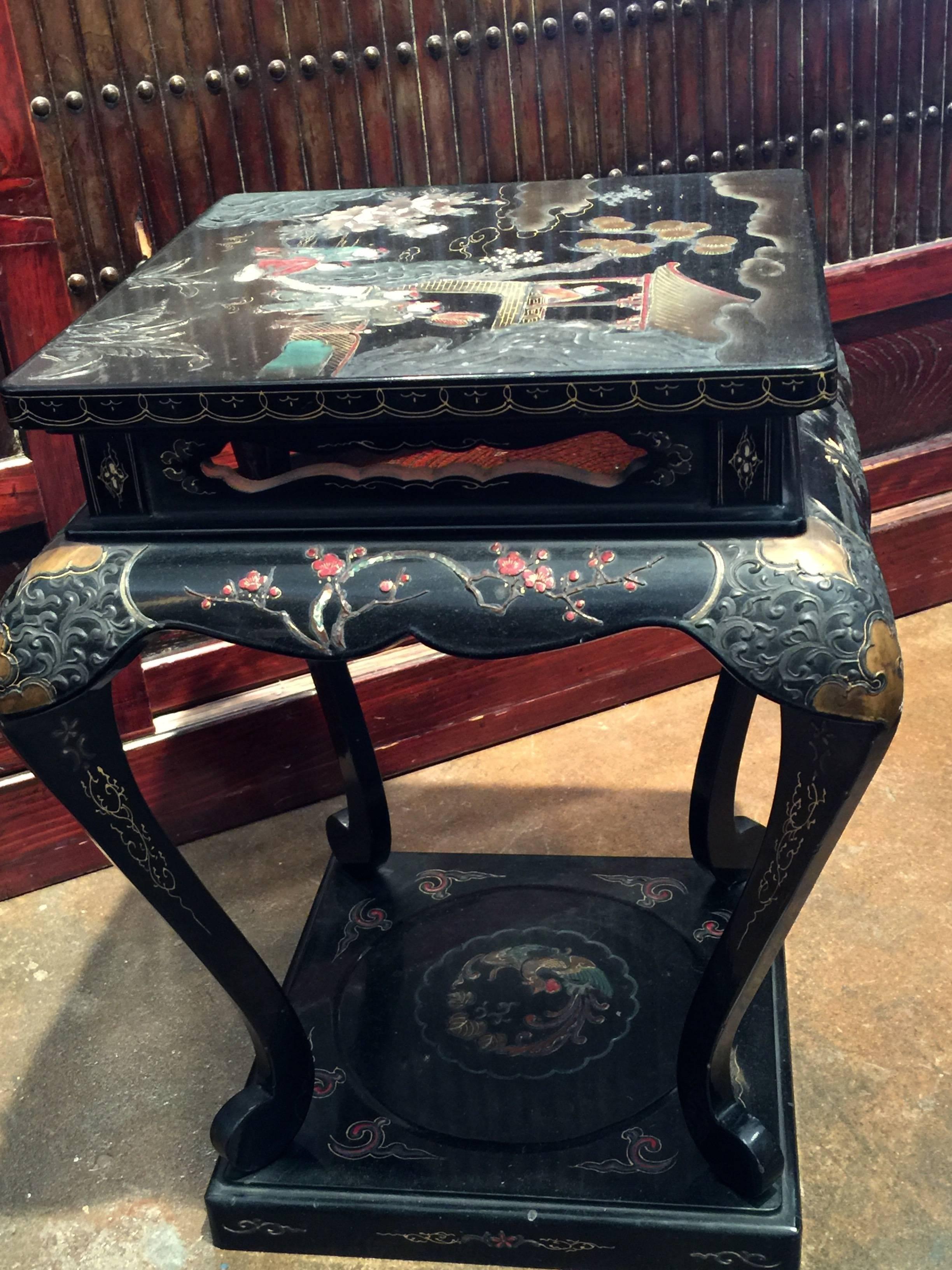 Mother-of-Pearl 19th Century Japanese Meiji Lacquer Stand or Side Table