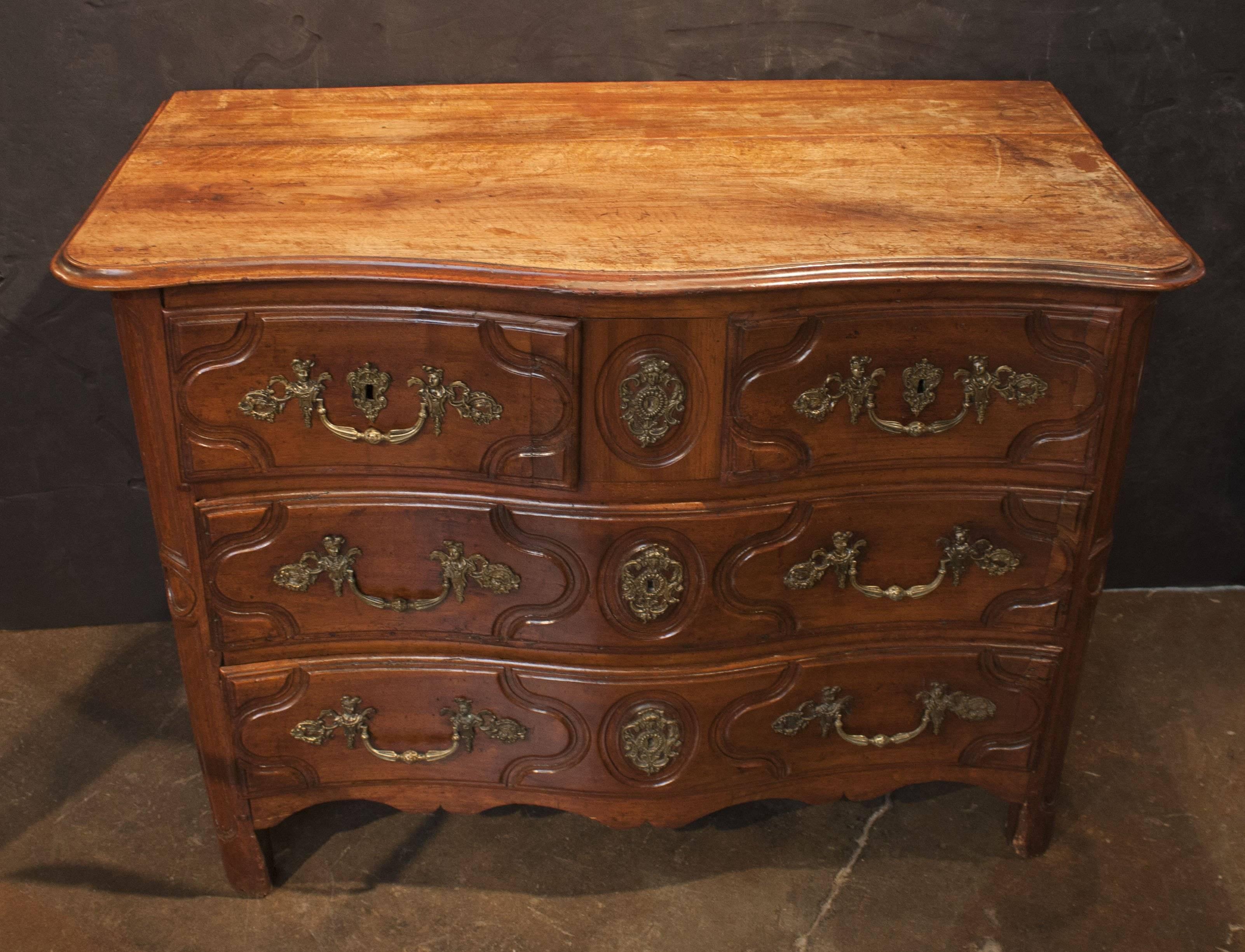 18th Century Carved Walnut Louis XV Commode For Sale 1