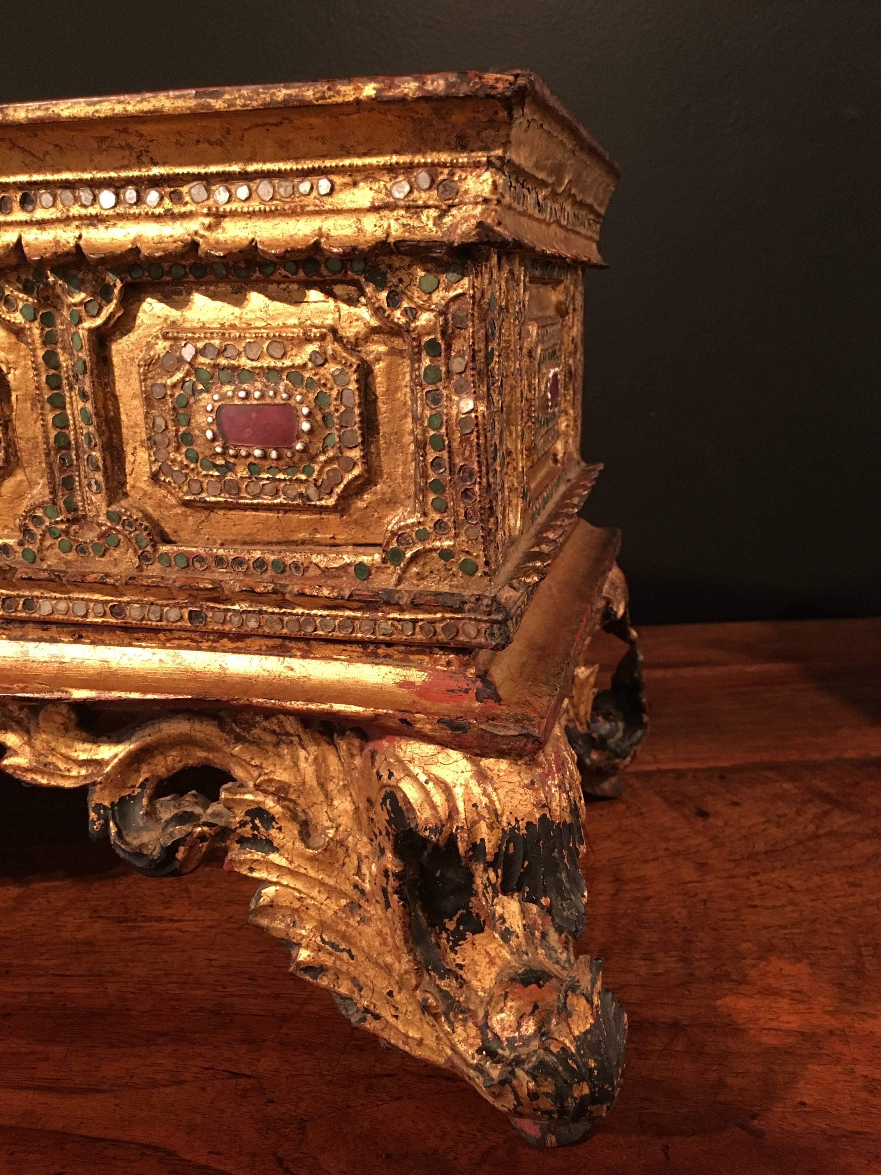 Burmese Kammavaca Giltwood Box, Stand, and Manuscript, 18th/19th Century In Good Condition For Sale In Austin, TX