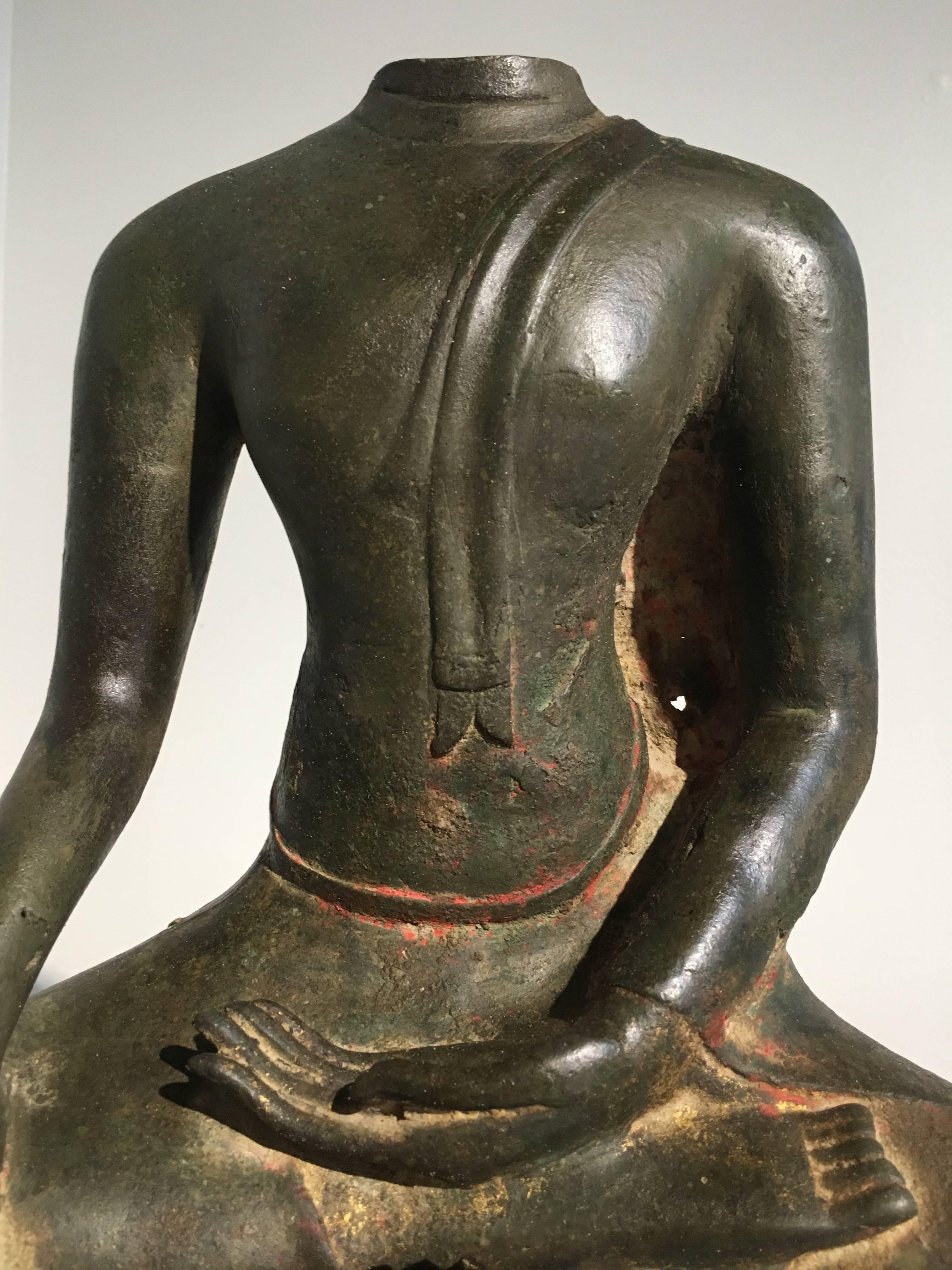 Thai Chiang Saen Period Bronze Seated Buddha In Good Condition In Austin, TX