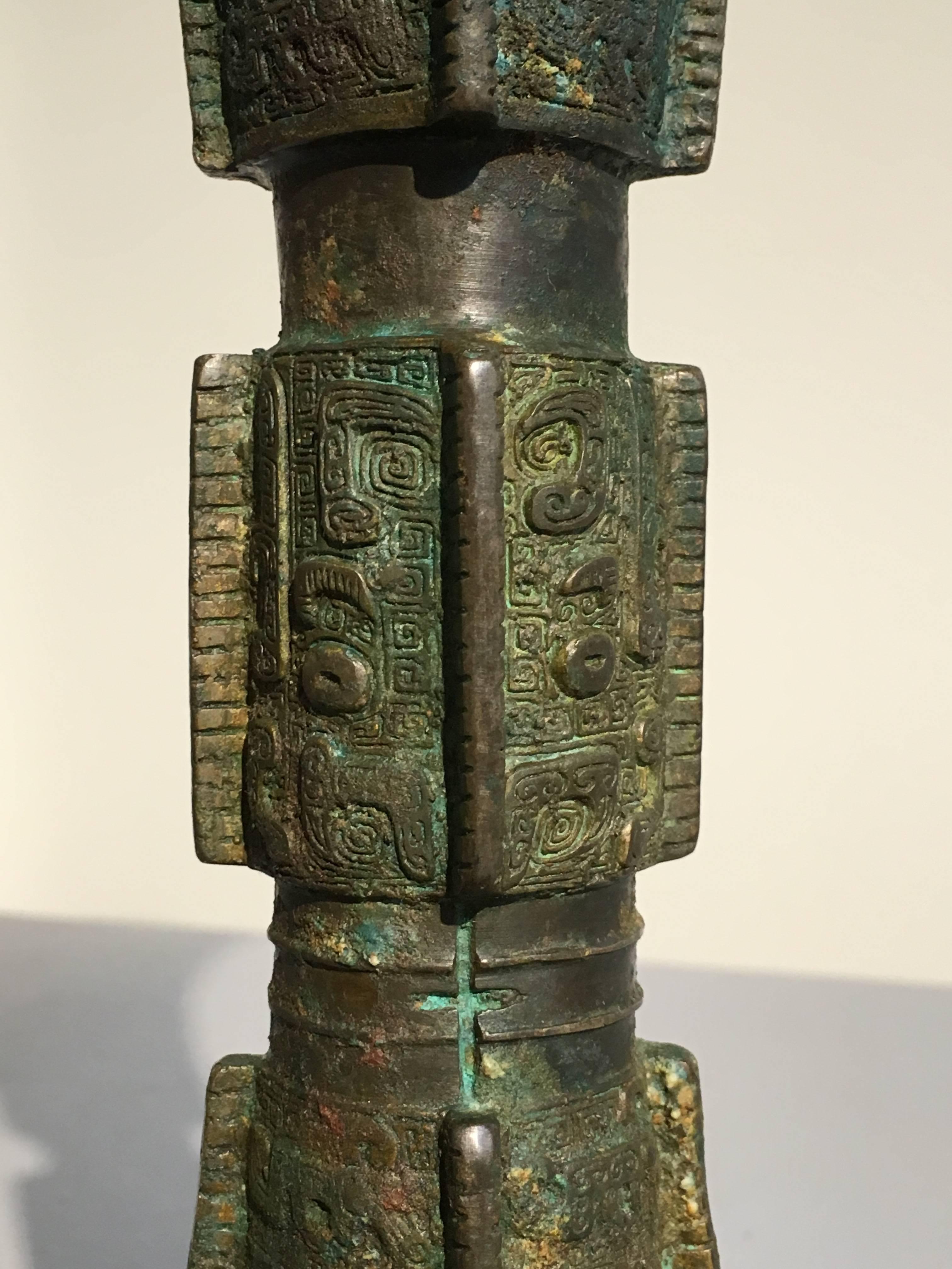 Chinese Extremely Rare Late Shang Dynasty Inlaid Bronze Gu Vessel For Sale