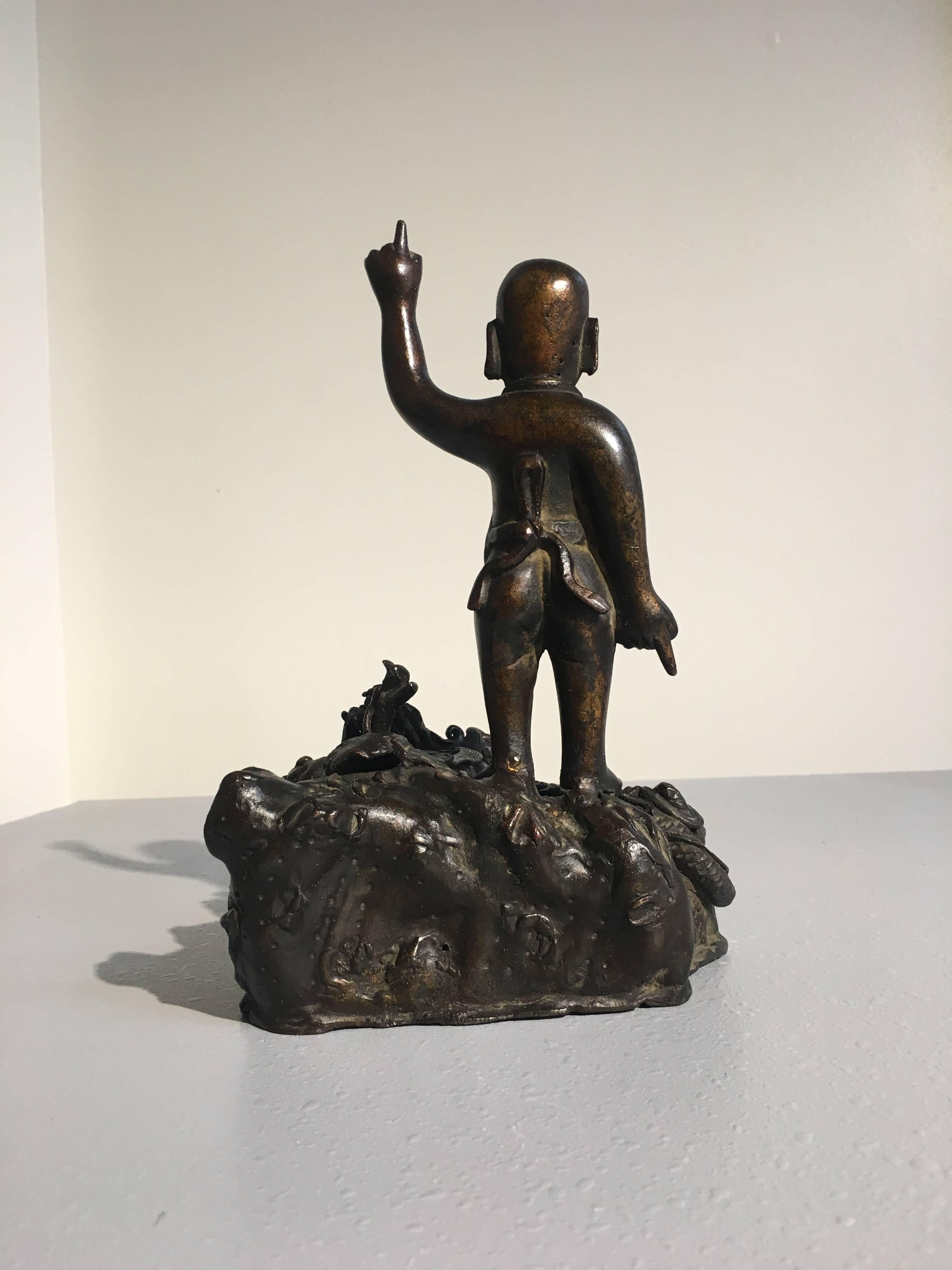 Calco Figura in bronzo del Buddha bambino della dinastia Ming in vendita