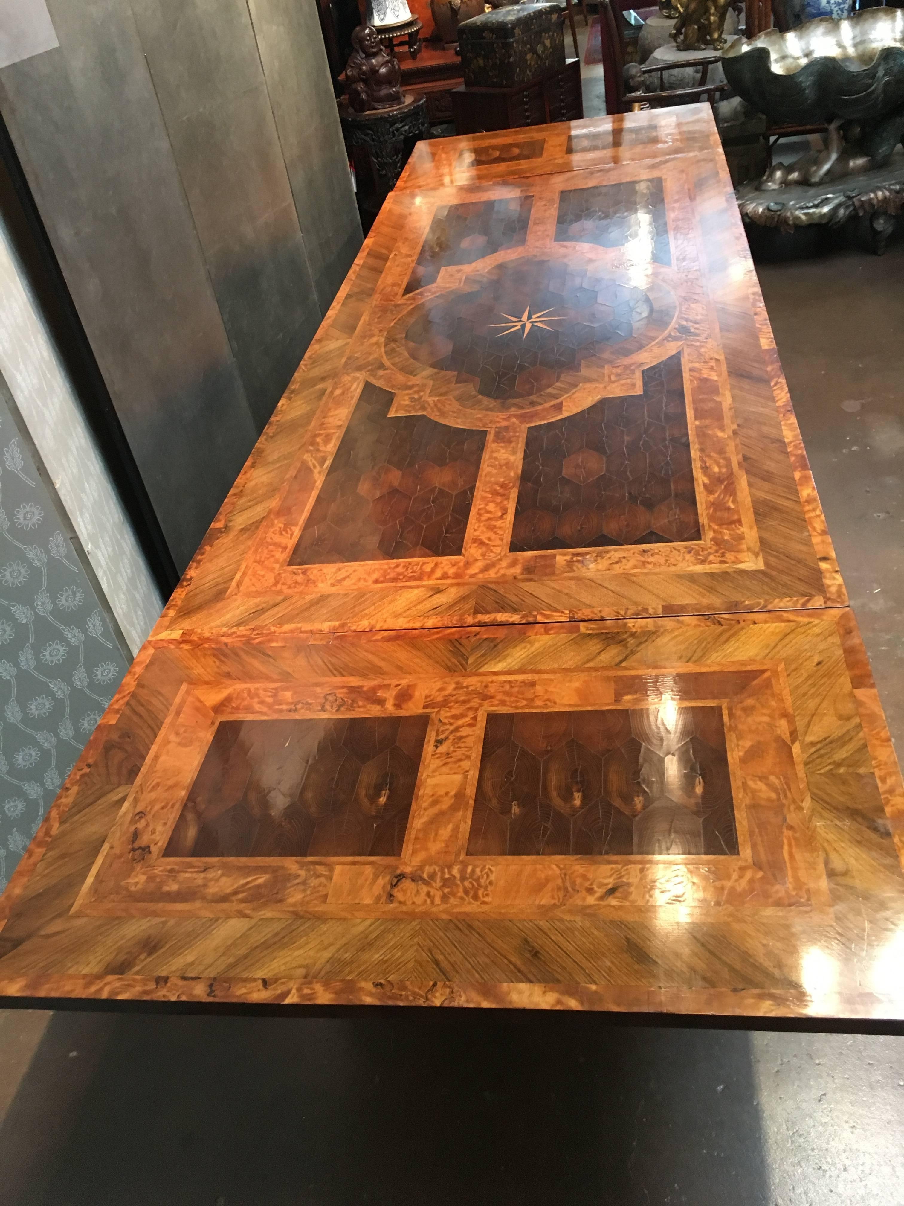 18th Century English George III Marquetry Extendable Dining Table