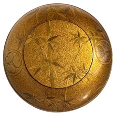 Japanese Gold Maki-e Lacquer Round Box with Bamboo and Tokugawa Mon, Edo Period