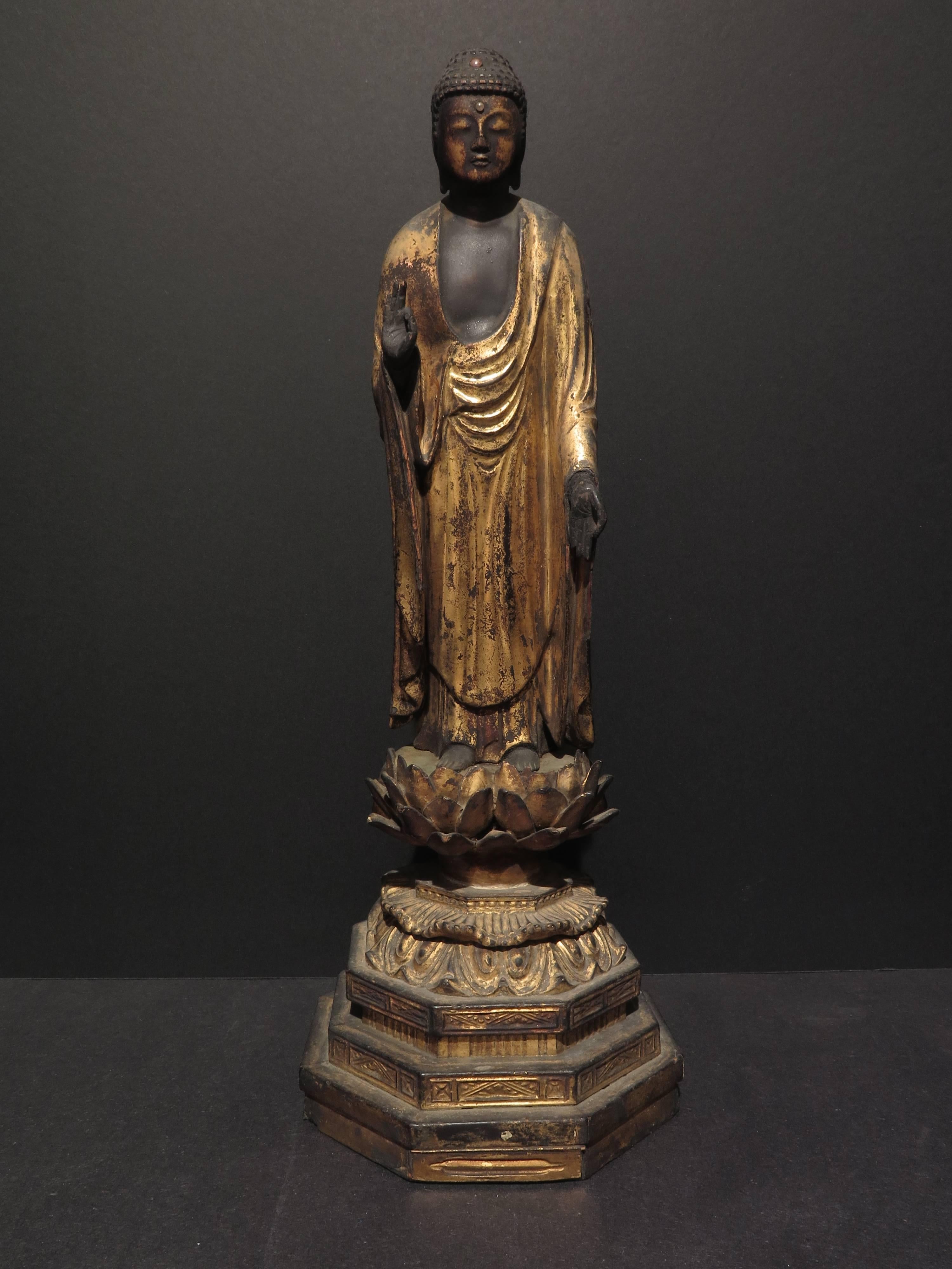19th Century Edo Period Japanese Gilt Wooden of a Standing Amida Buddha In Good Condition In Austin, TX