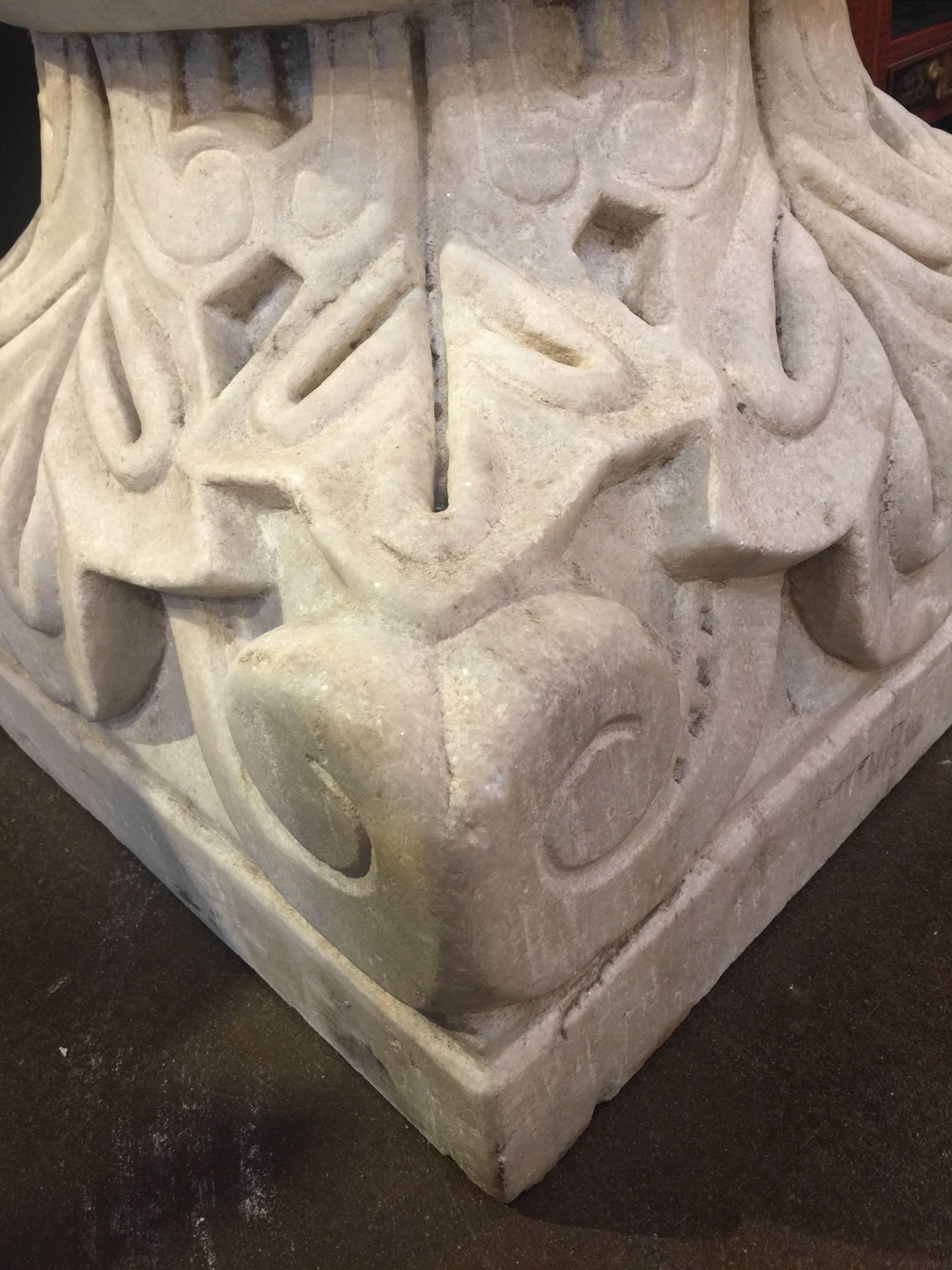 19th Century Italian Carved Marble Column Capital In Good Condition For Sale In Austin, TX