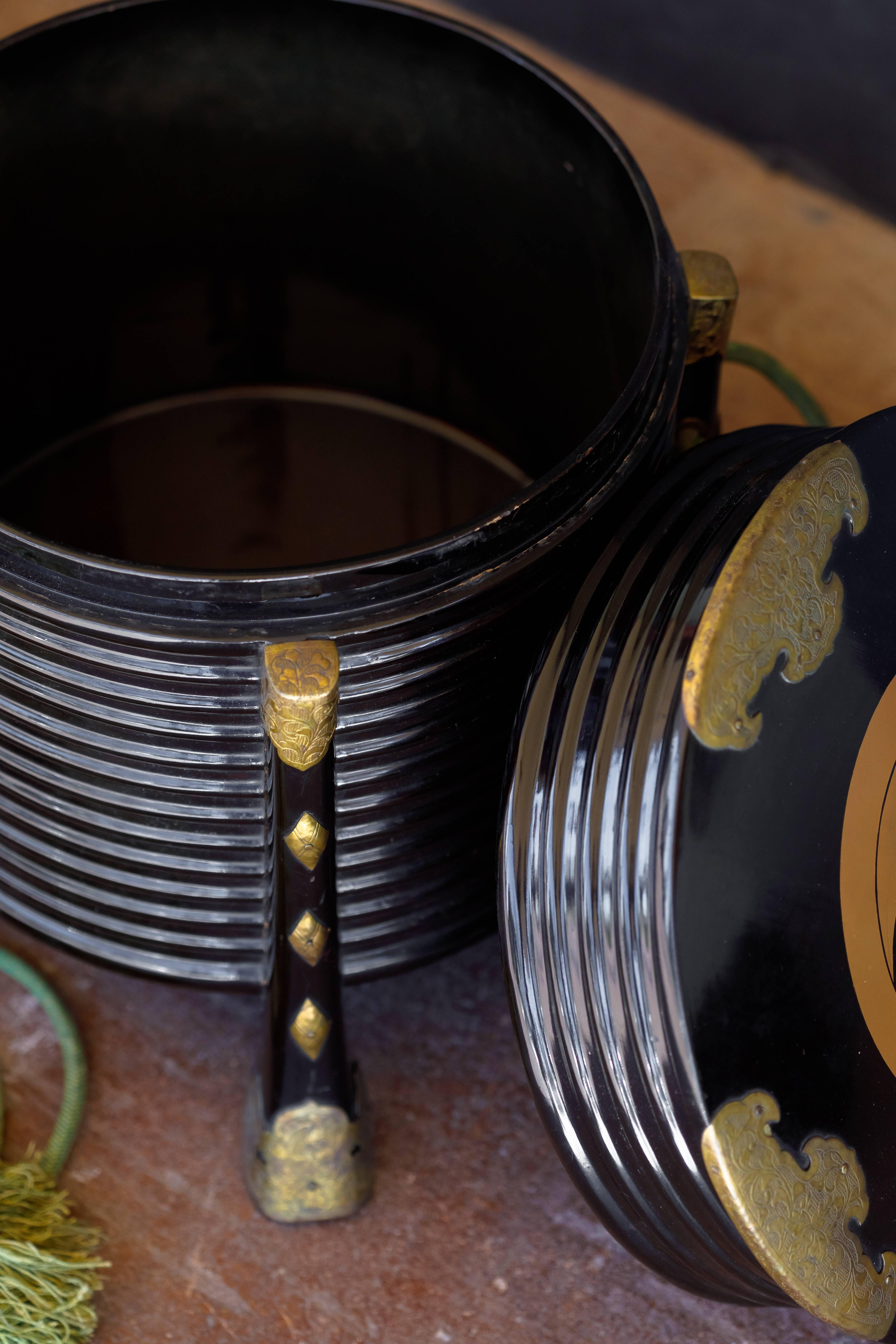 Gilt Pair of Japanese Black and Gold Lacquer Round Hokkai, Picnic Boxes