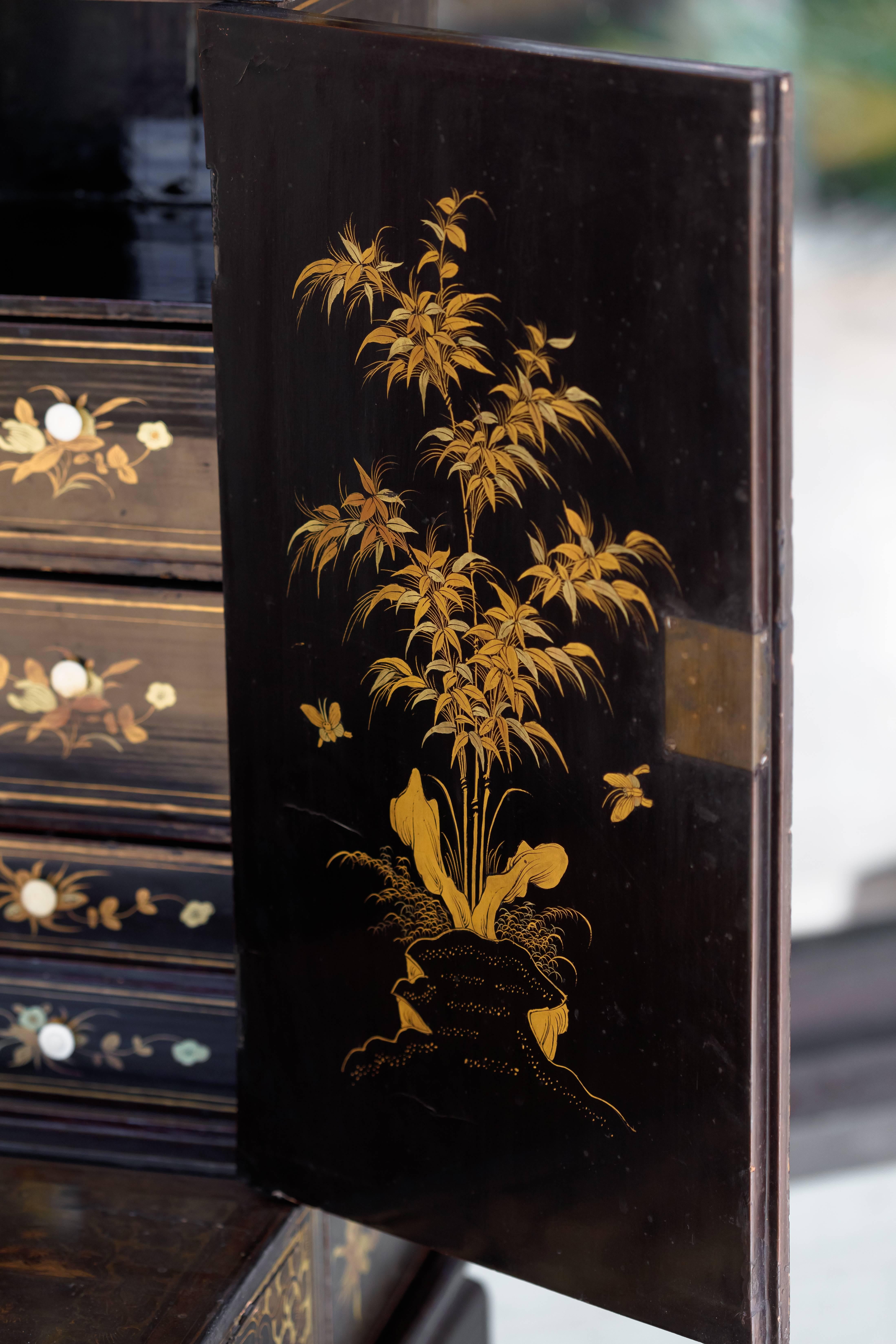 Chinese 19th Century Chinoiserie Black Lacquer and Gilt Painted Vanity Cabinet on Stand