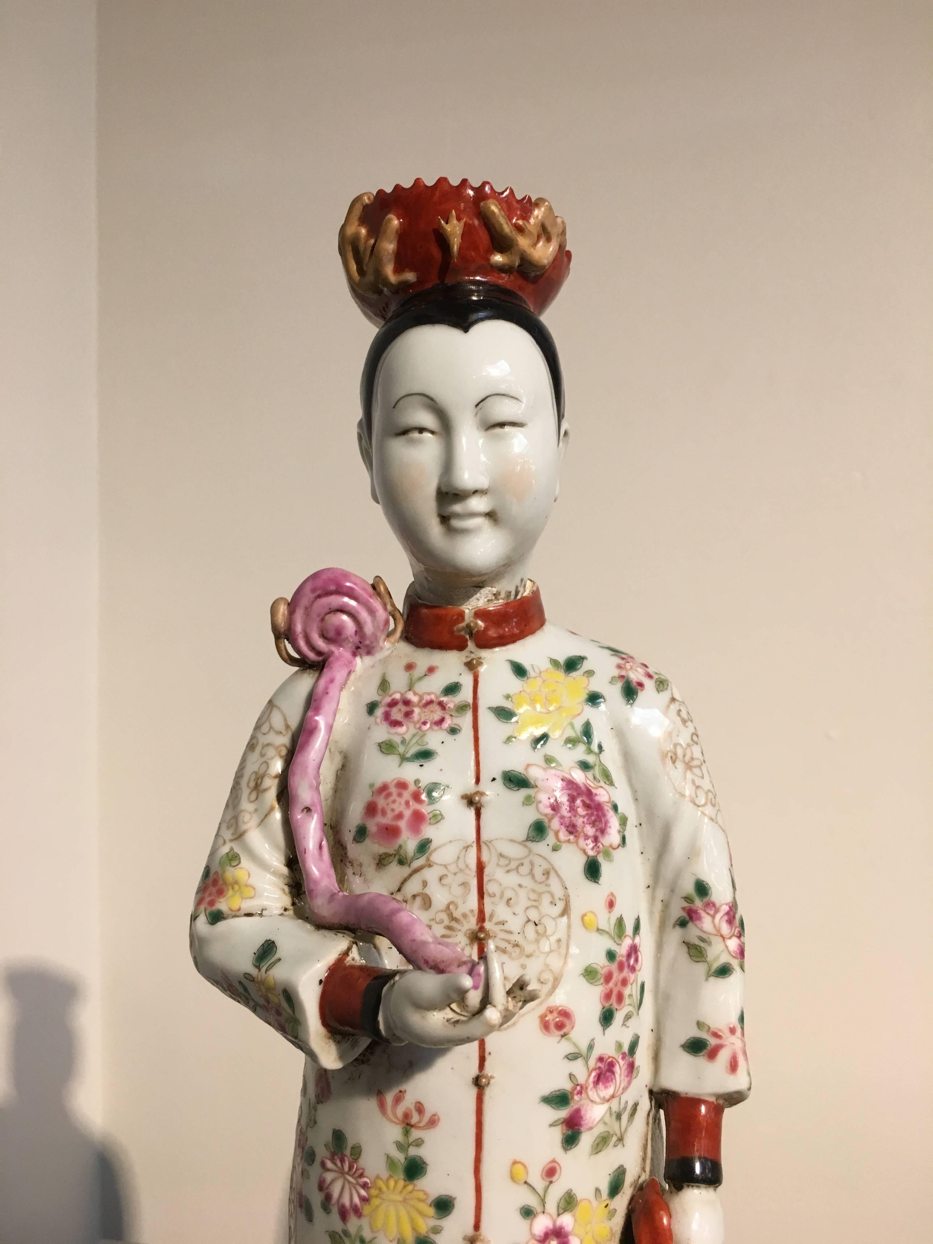 Pair of Chinese Export Porcelain Famille Rose Nodding Ladies, 19th Century 1