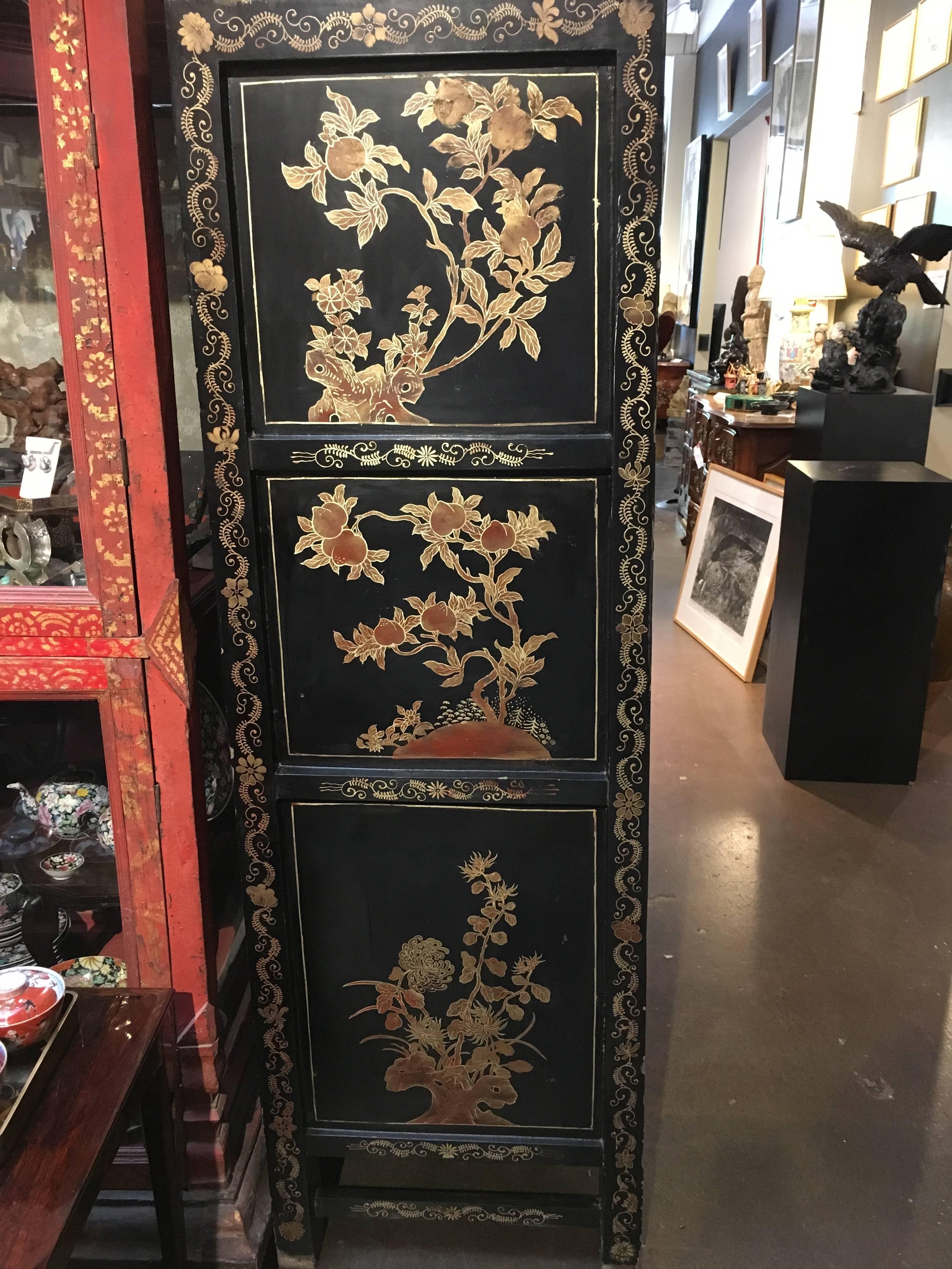 Chinese Black Lacquer Gilt Painted Dragon Cabinet, Late Qing Dynasty In Good Condition In Austin, TX