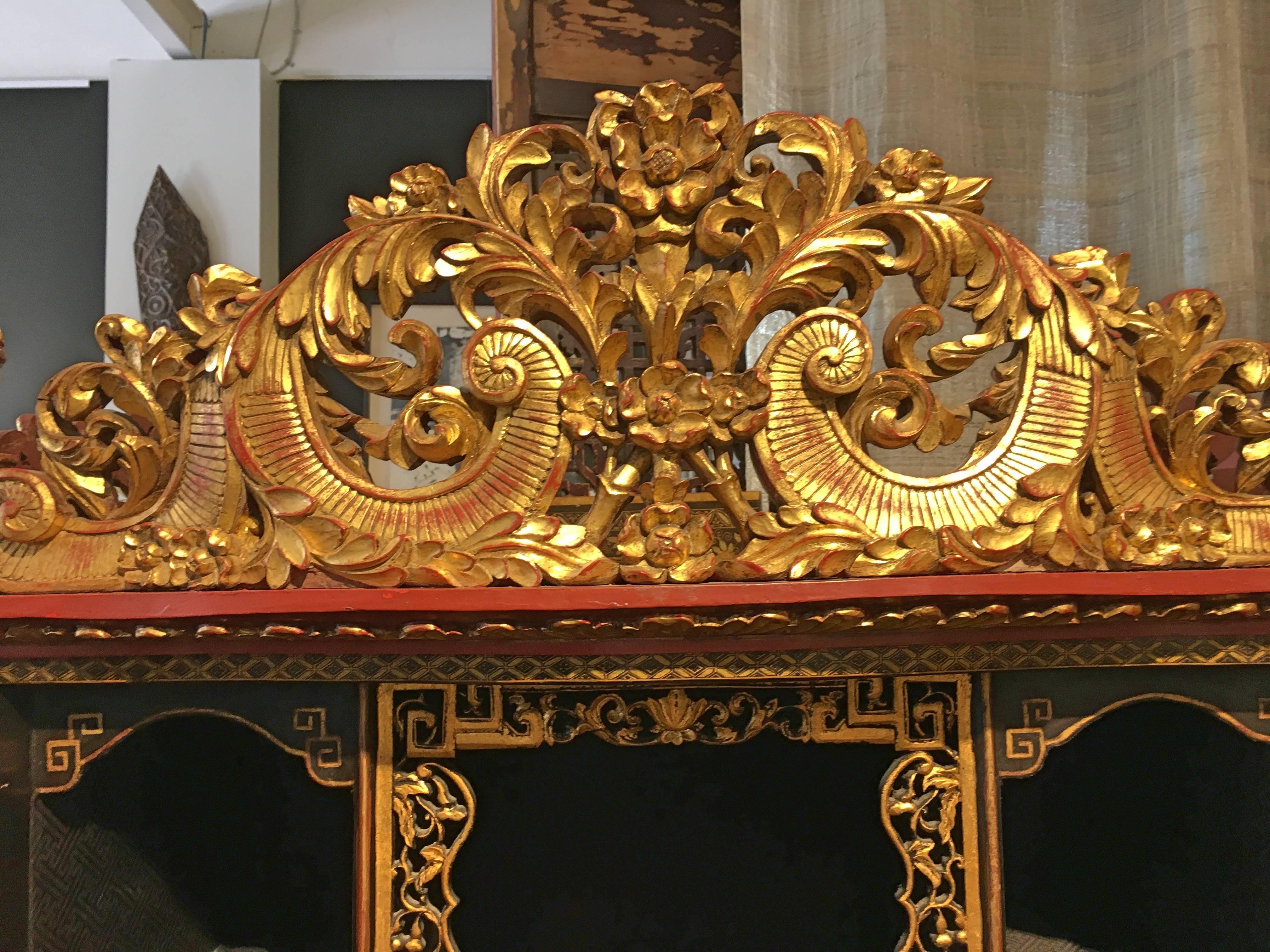Japonisme Black Lacquer and Gilt Decorated Cabinet on Carved Gilt Stand 2