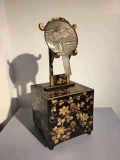 Japanese Edo Period Black and Gold Lacquer Vanity Box, circa 1800