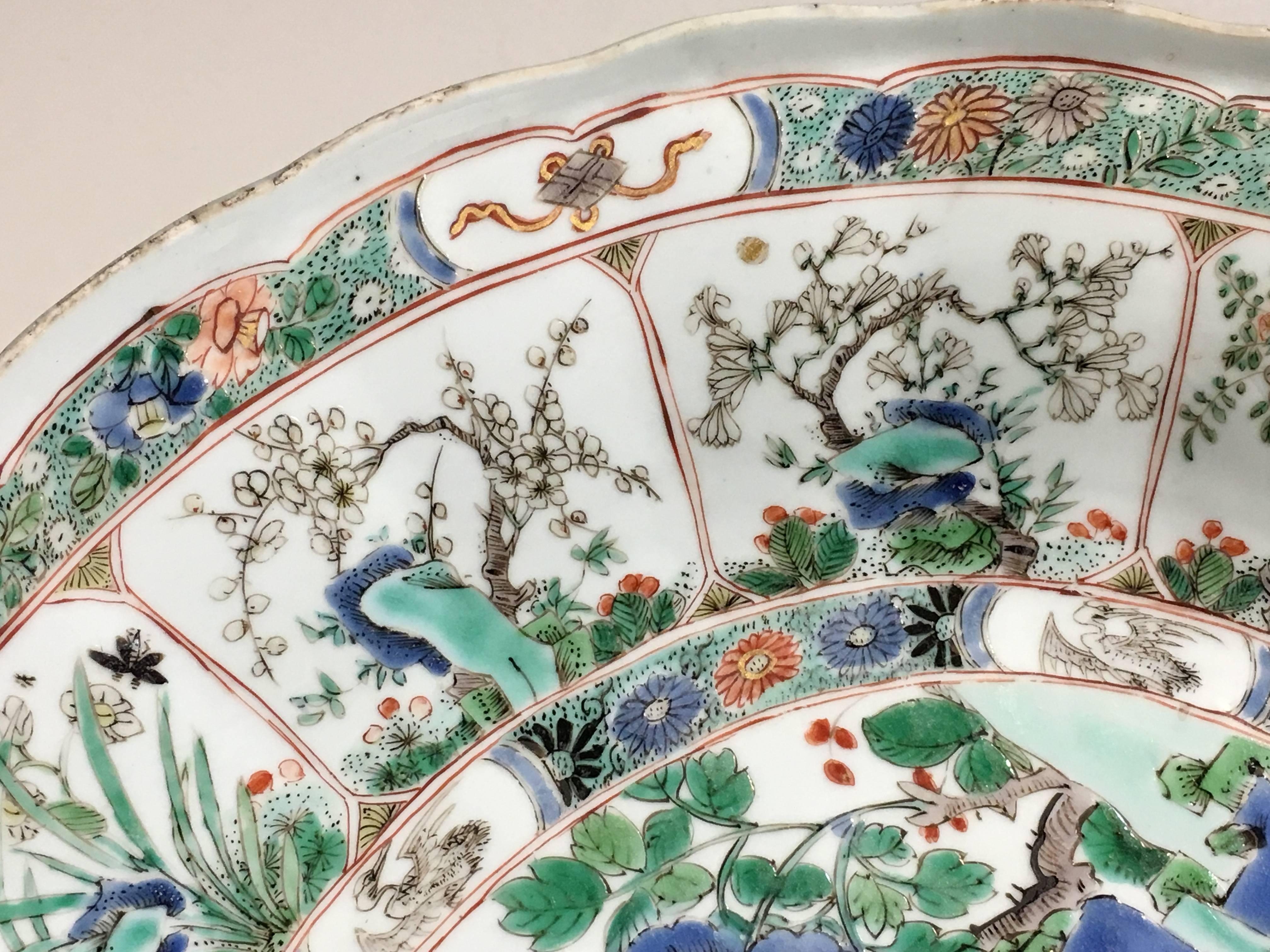 Early 18th Century Kangxi Famille Verte Porcelain Large Dish, Qing Dynasty, 17th/18th c For Sale