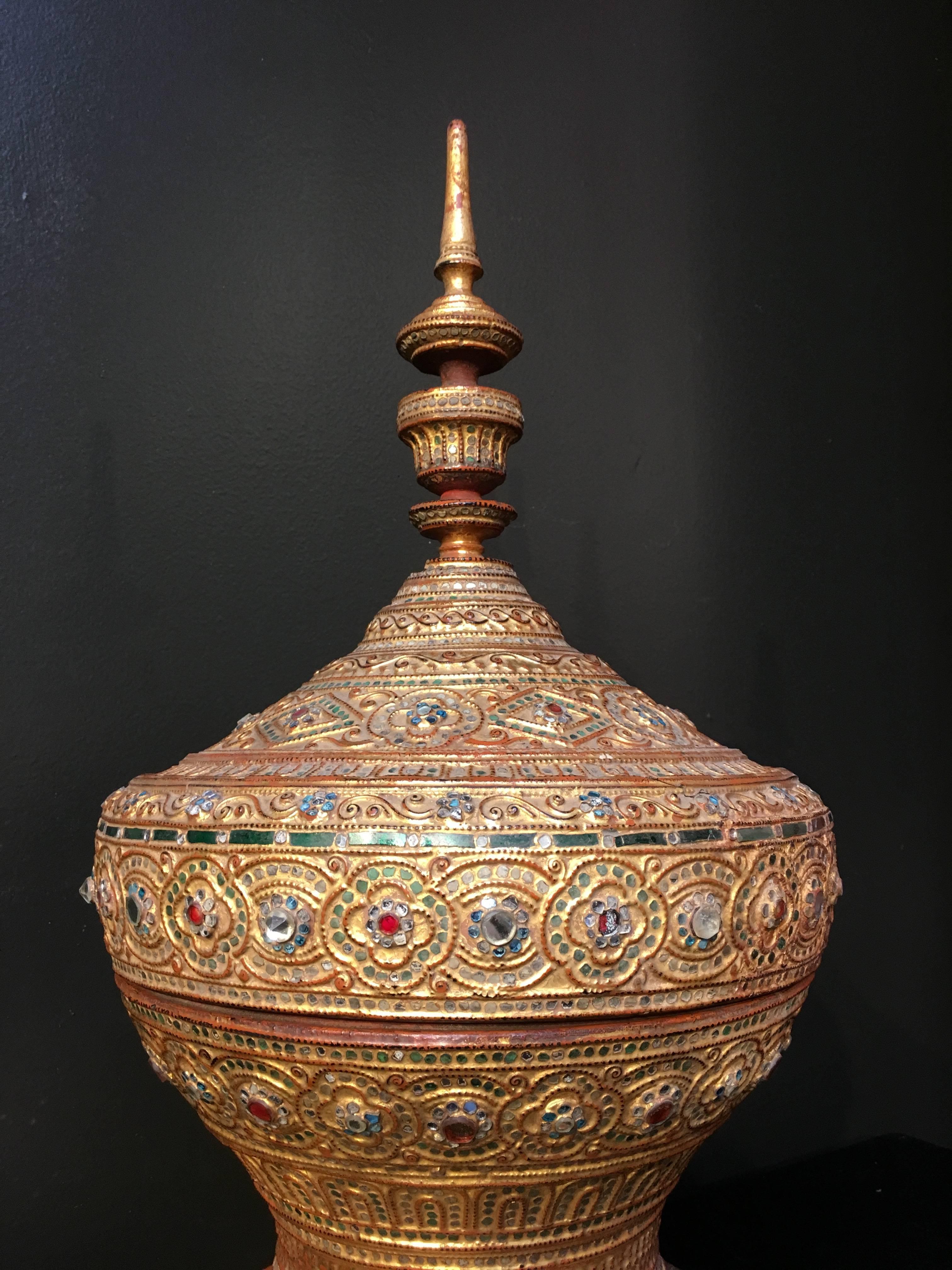 Early 20th Century Burmese Gilt Lacquer Offering Vessel, Hsun-Ok, Mandalay Period, circa 1900 For Sale