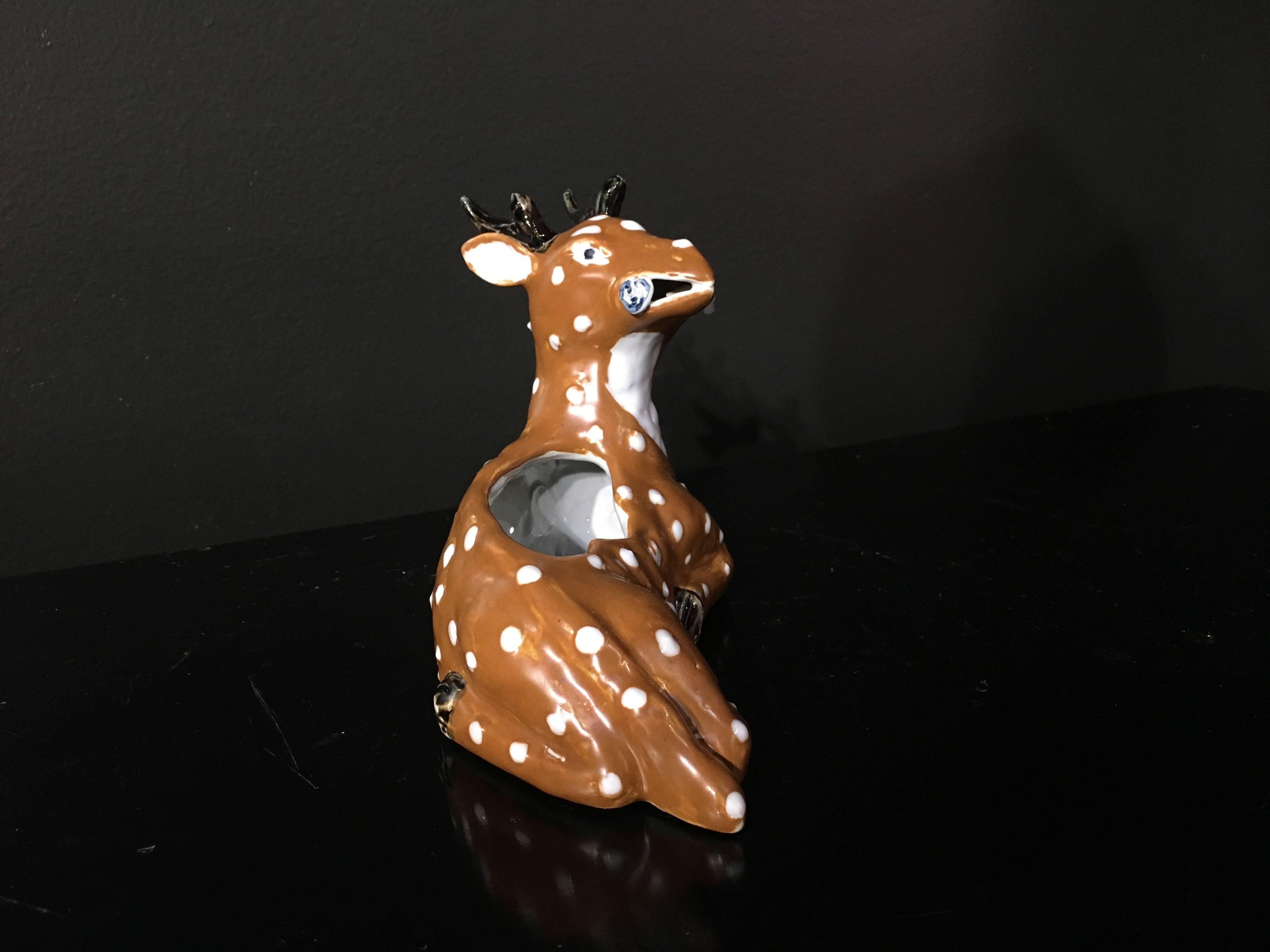 Chinese Qing Dynasty Porcelain Spotted Deer Brush Washer, Mid-19th Century In Good Condition For Sale In Austin, TX