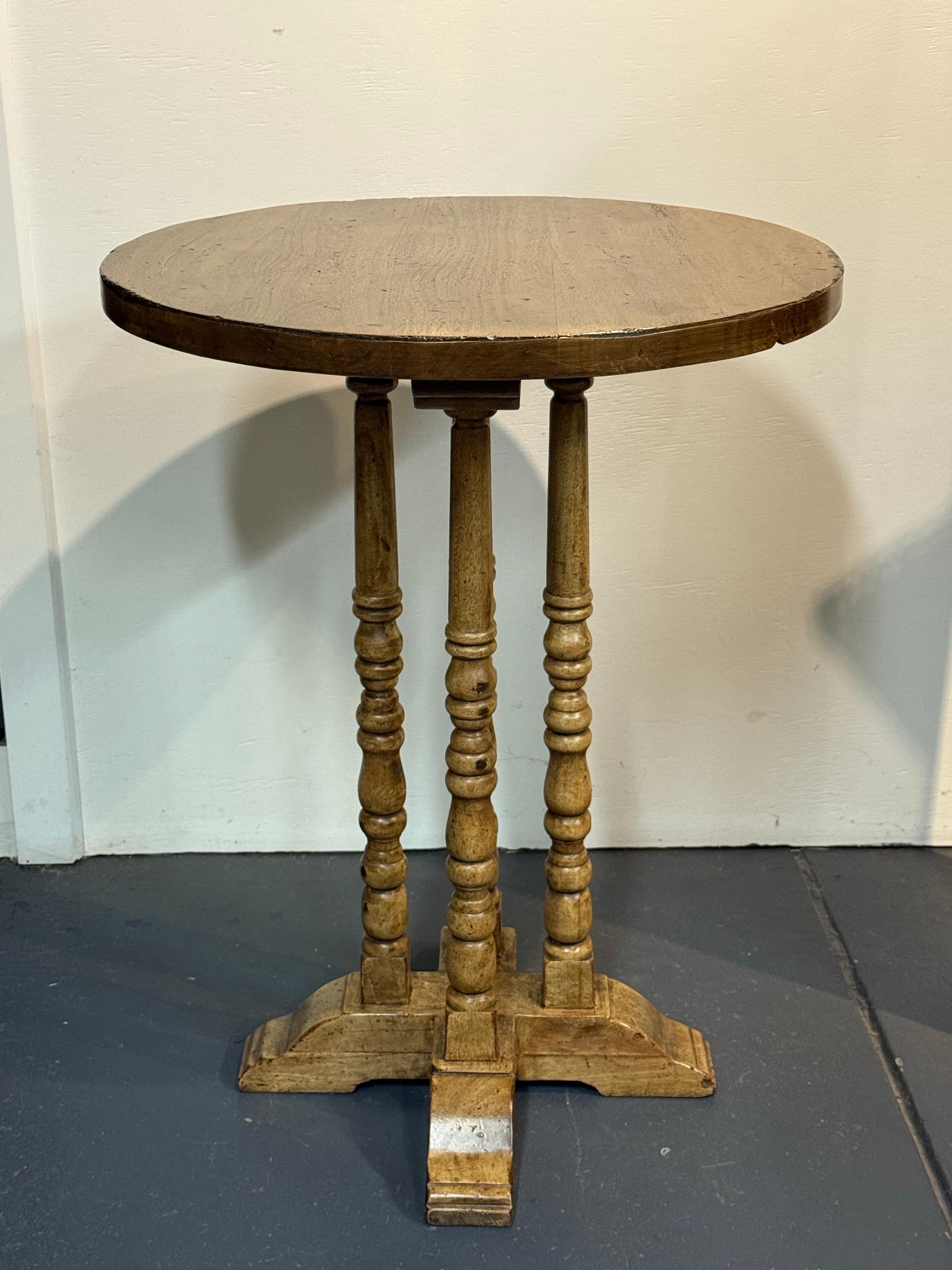 A Wooden Bobbin Leg Side Table

Provenance: Private Australian Collection.

Dimensions:
Height: 73cm.
Diameter: 55.5cm.