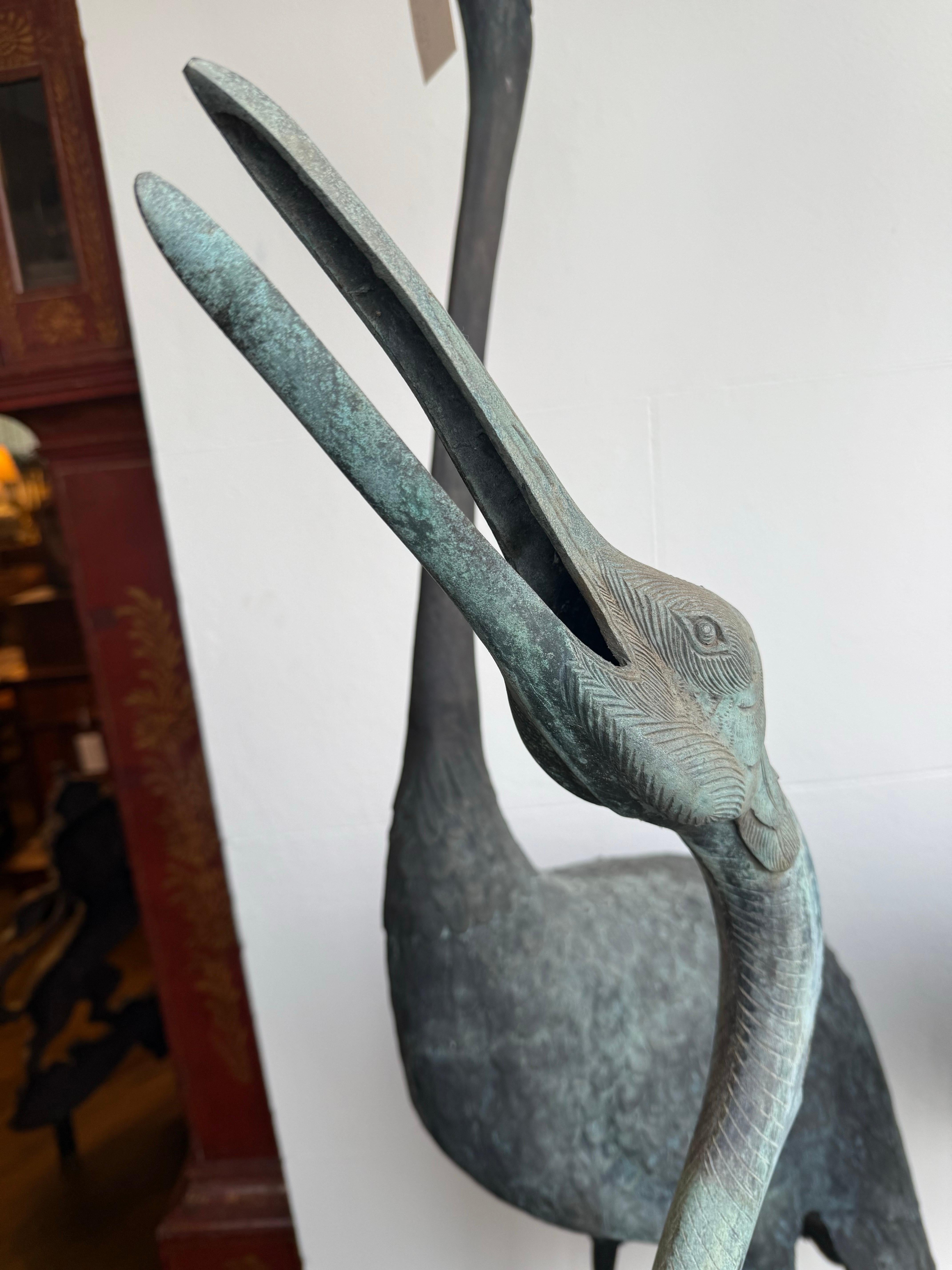 Statue de jardin japonaise en bronze représentant une Crane en vente 2