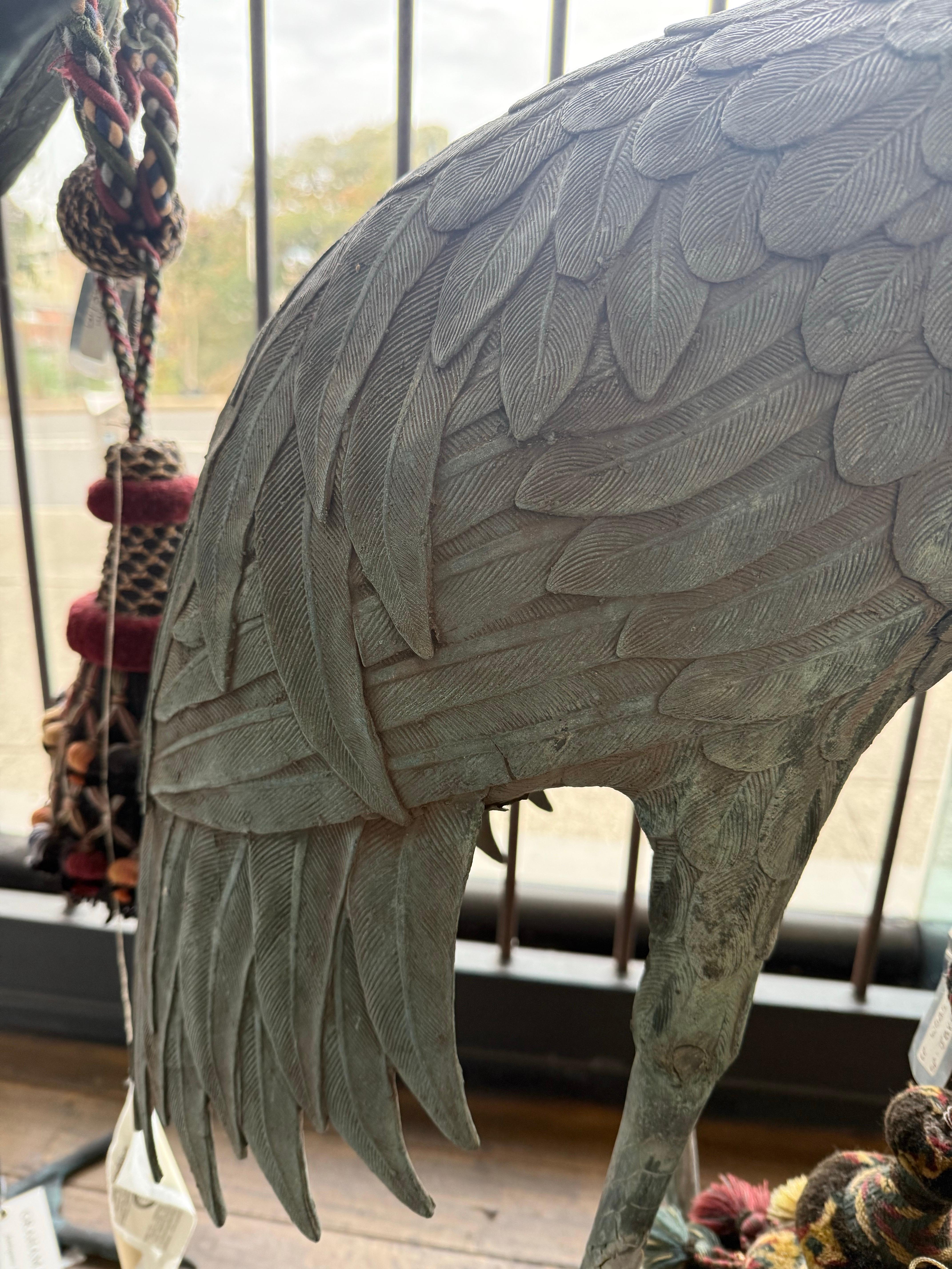 Statue de jardin japonaise en bronze représentant une Crane en vente 3