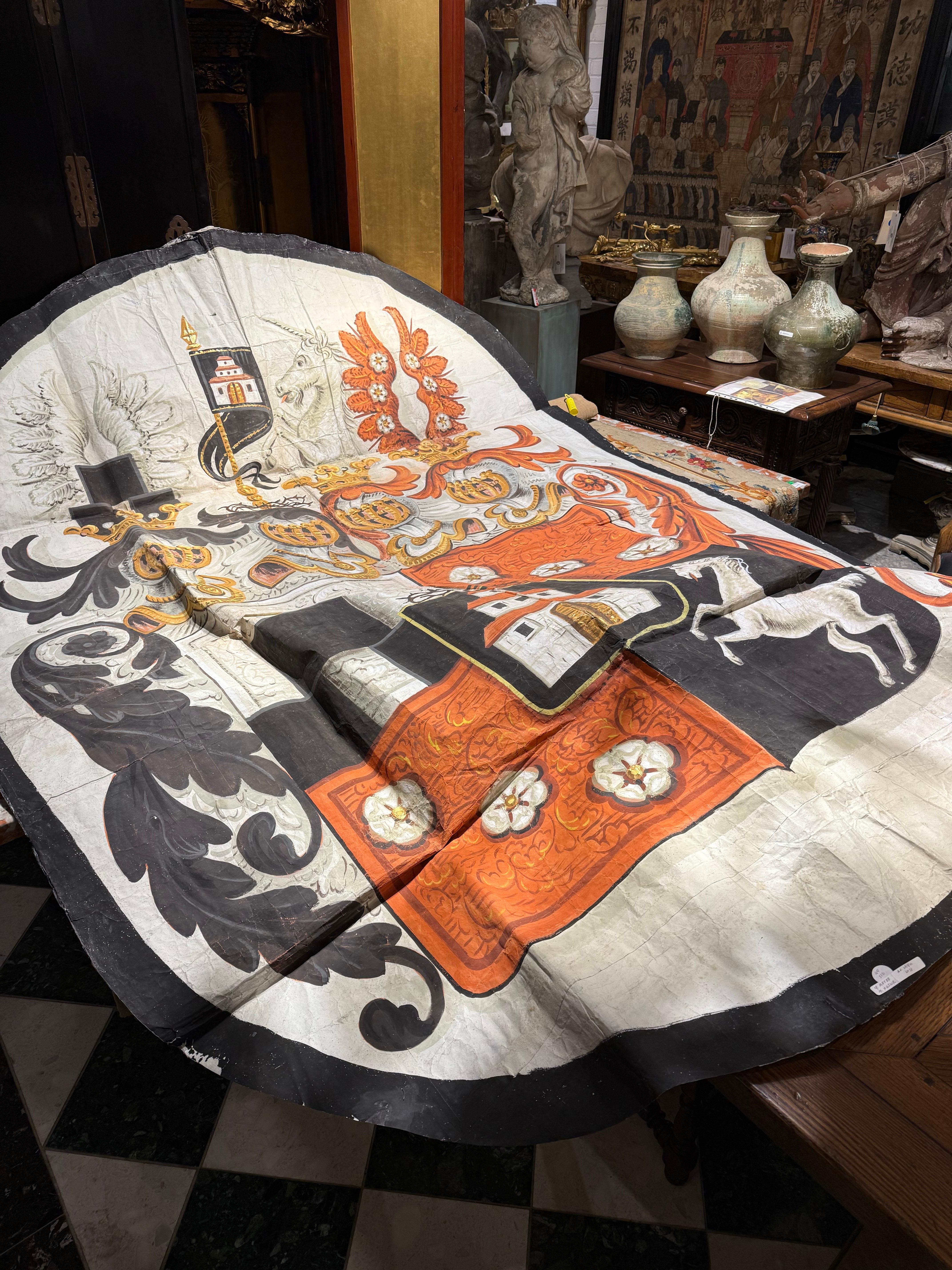 Un impresionante armorial de pergamino pintado del siglo XVIII Pintado a mano en venta