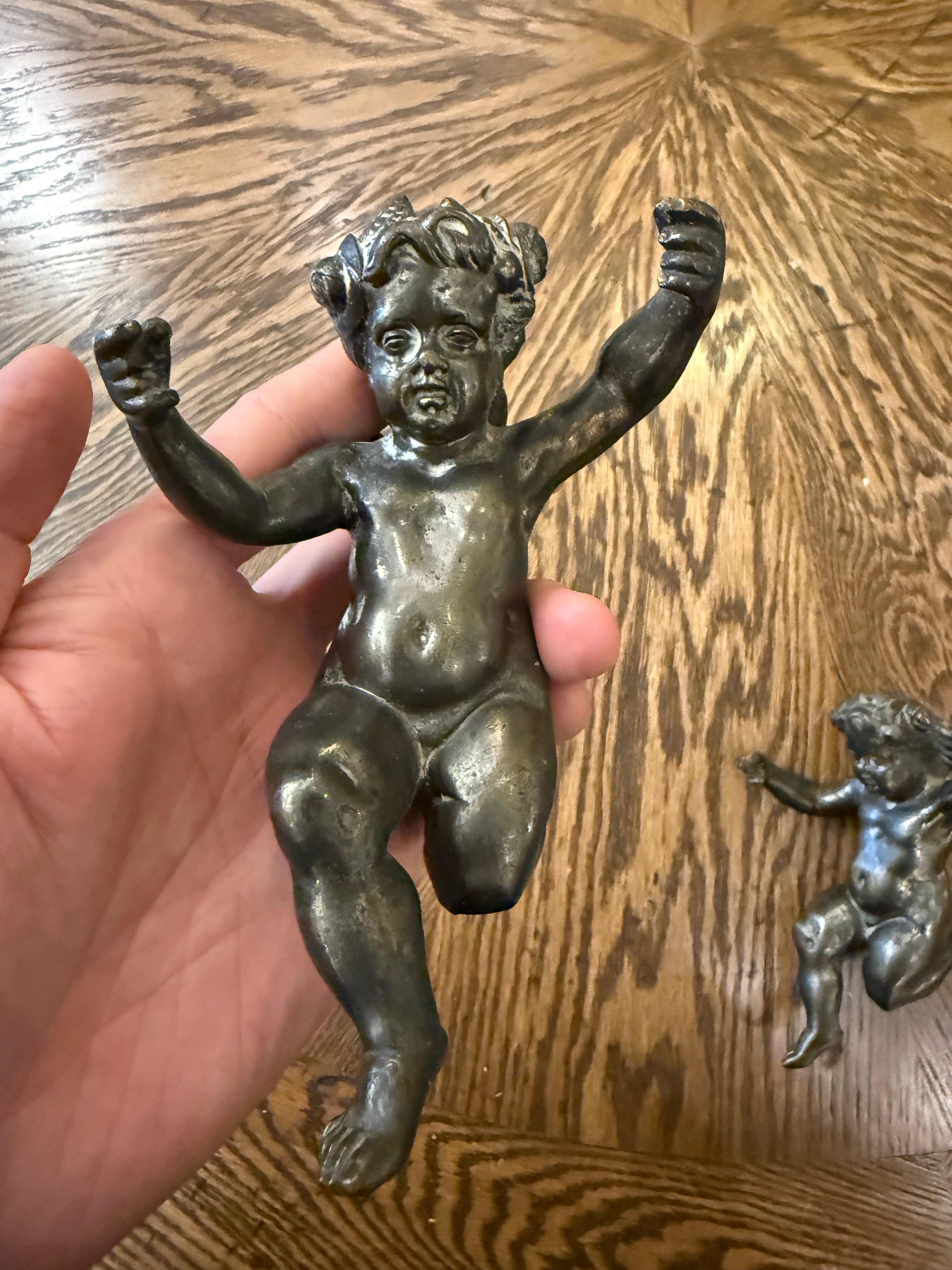 Coppia di cherubini in bronzo, fine XIX secolo in vendita 2