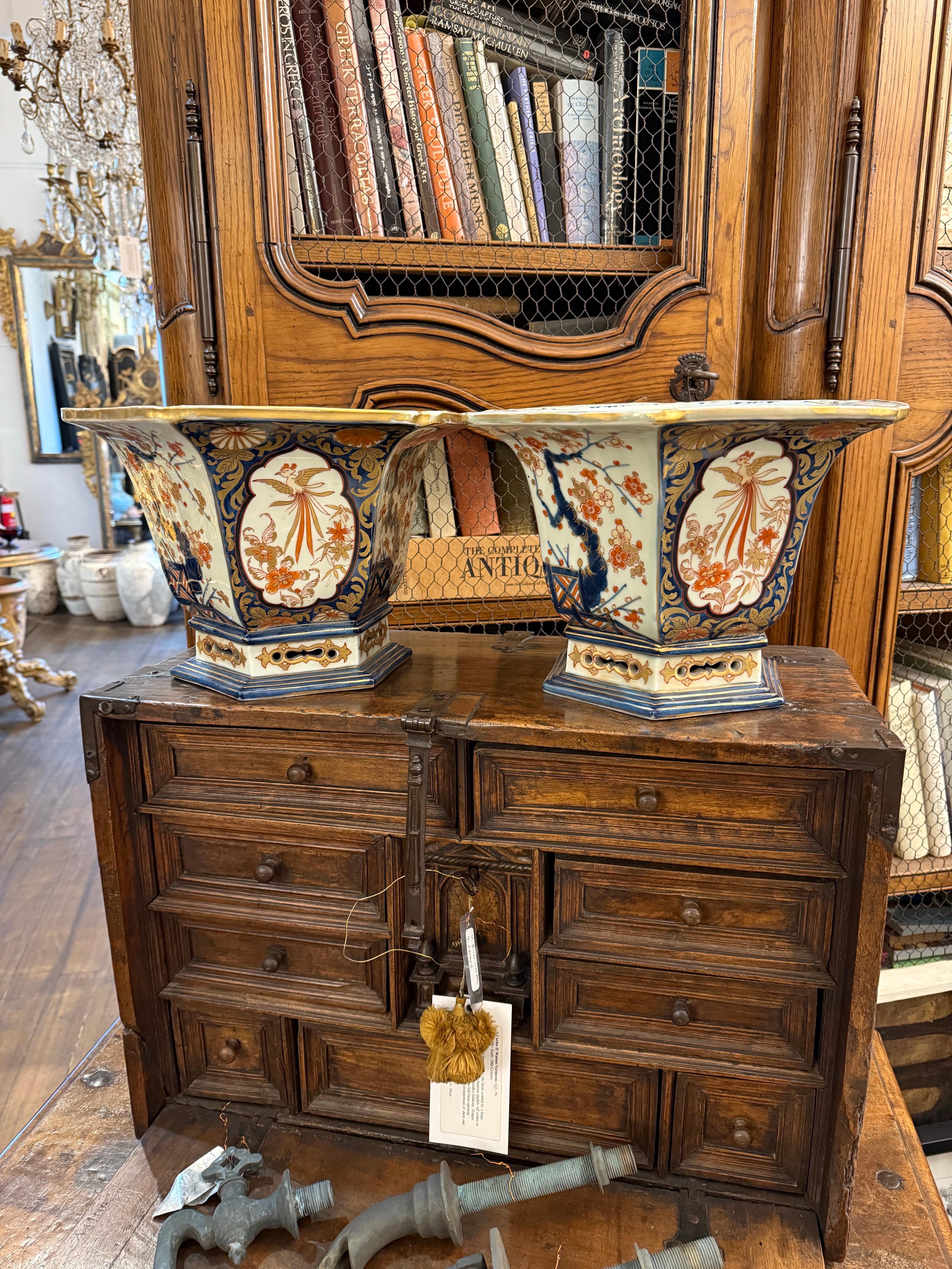 A Pair of Imari Hexagonal Jardinieres, 19th Century For Sale 2