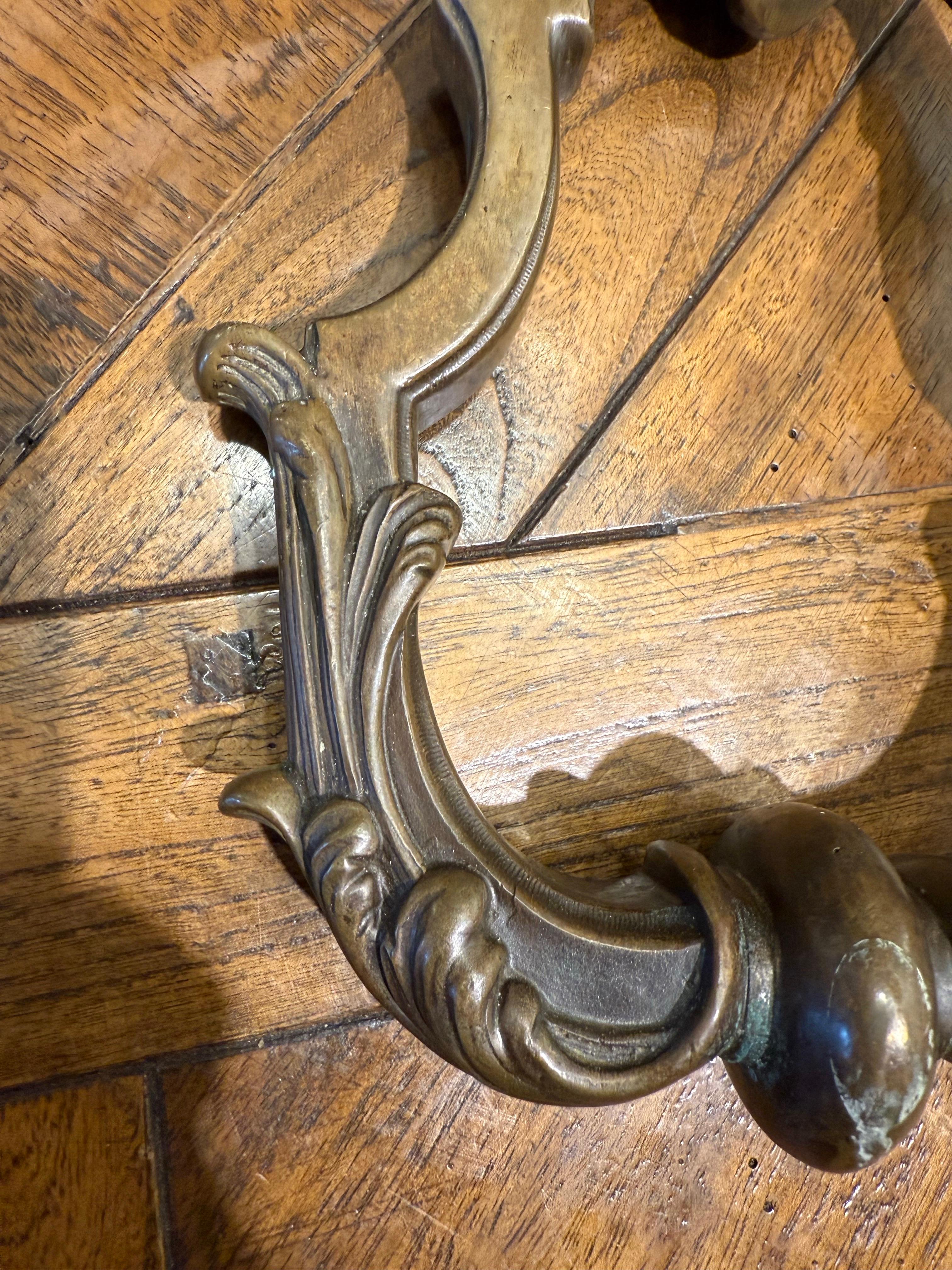 Knocker de porte français en bronze moulé, 19ème siècle en vente 1
