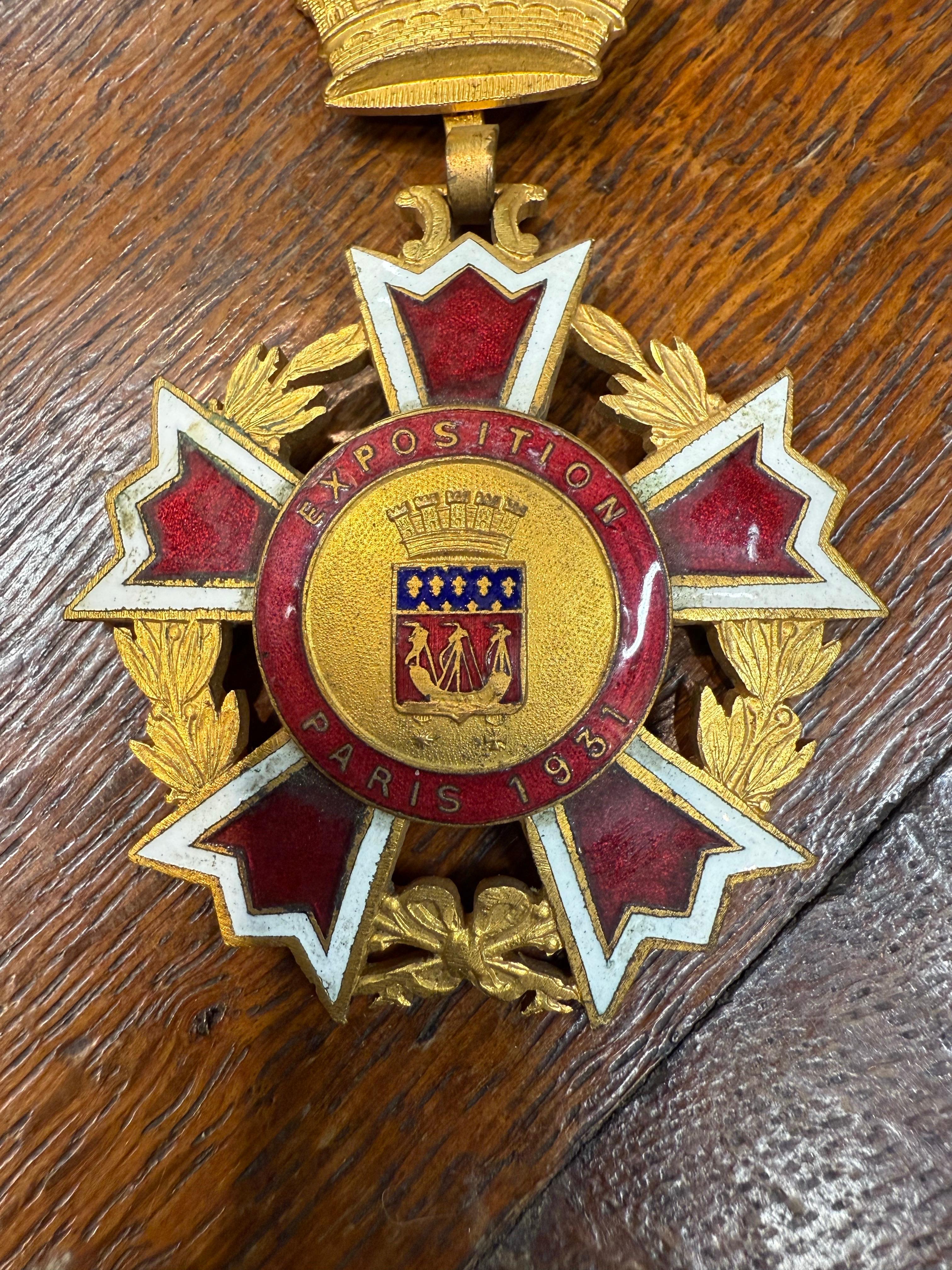 Milieu du XXe siècle Une médaille commémorative, EXPOSITION, PARIS, 1931 en vente