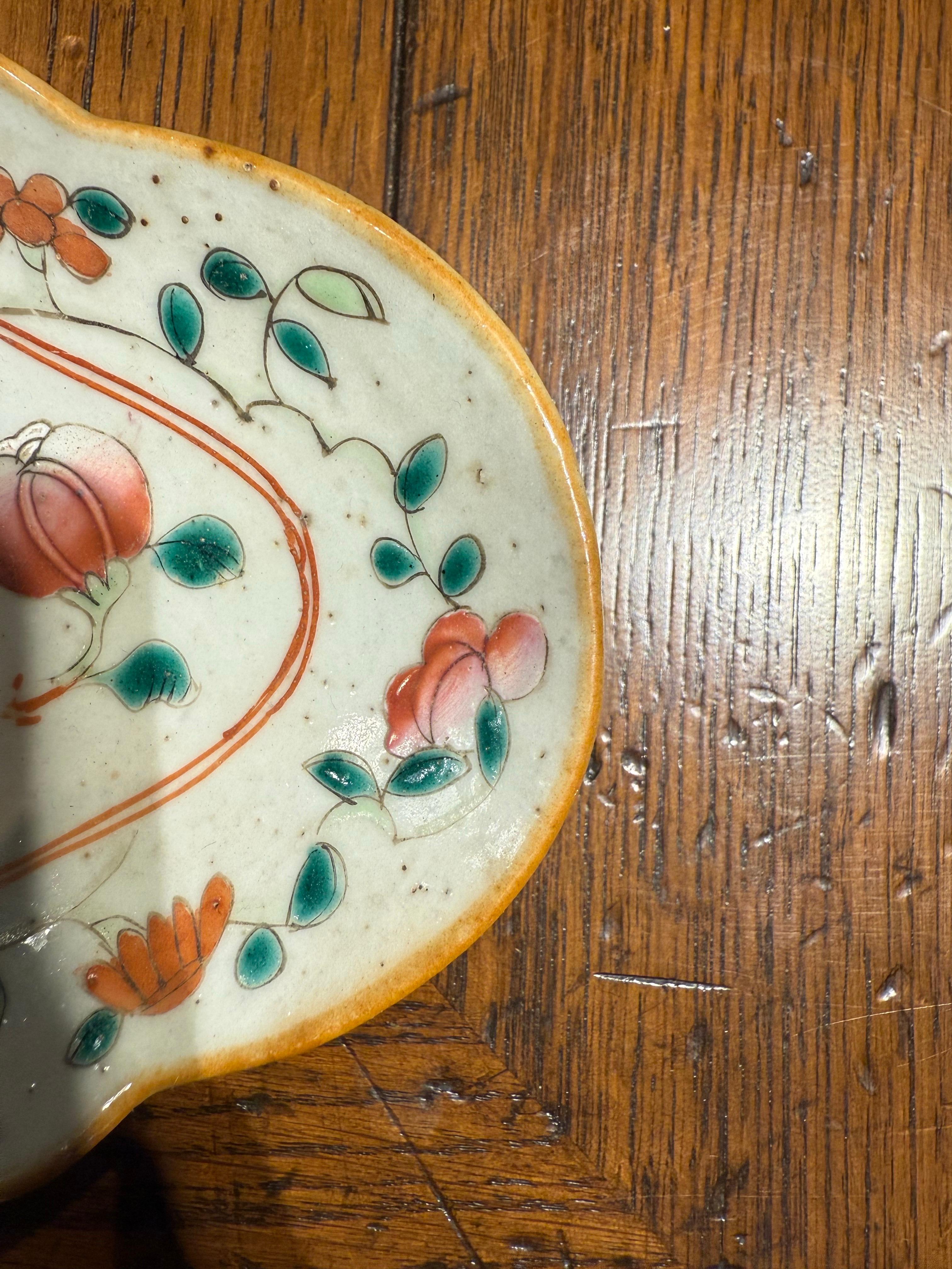 XIXe siècle Assiette chinoise Wucai, 19ème siècle en vente