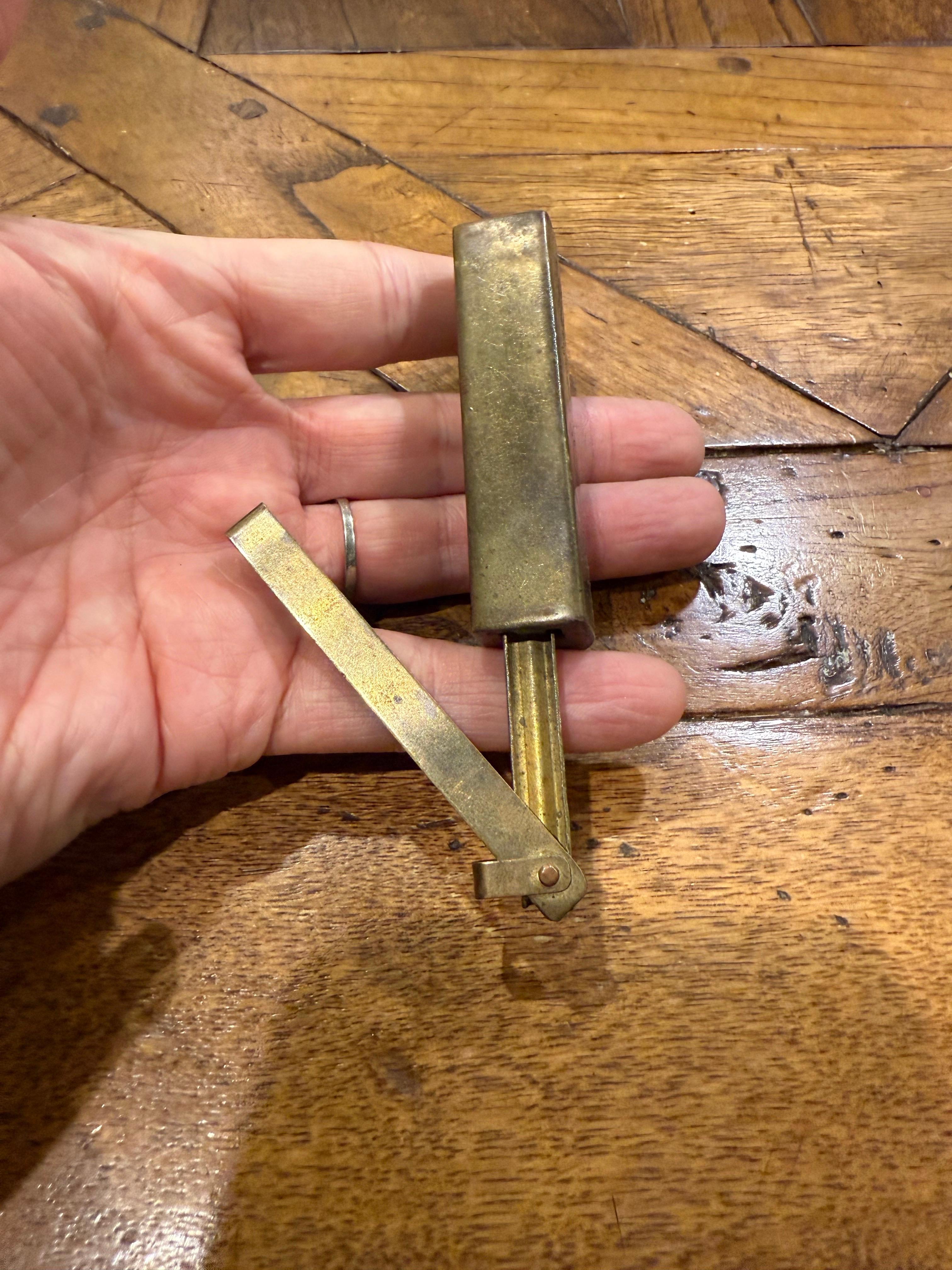Cerradura china de latón grabado con llave, principios del siglo XX en Bueno estado para la venta en ARMADALE, VIC