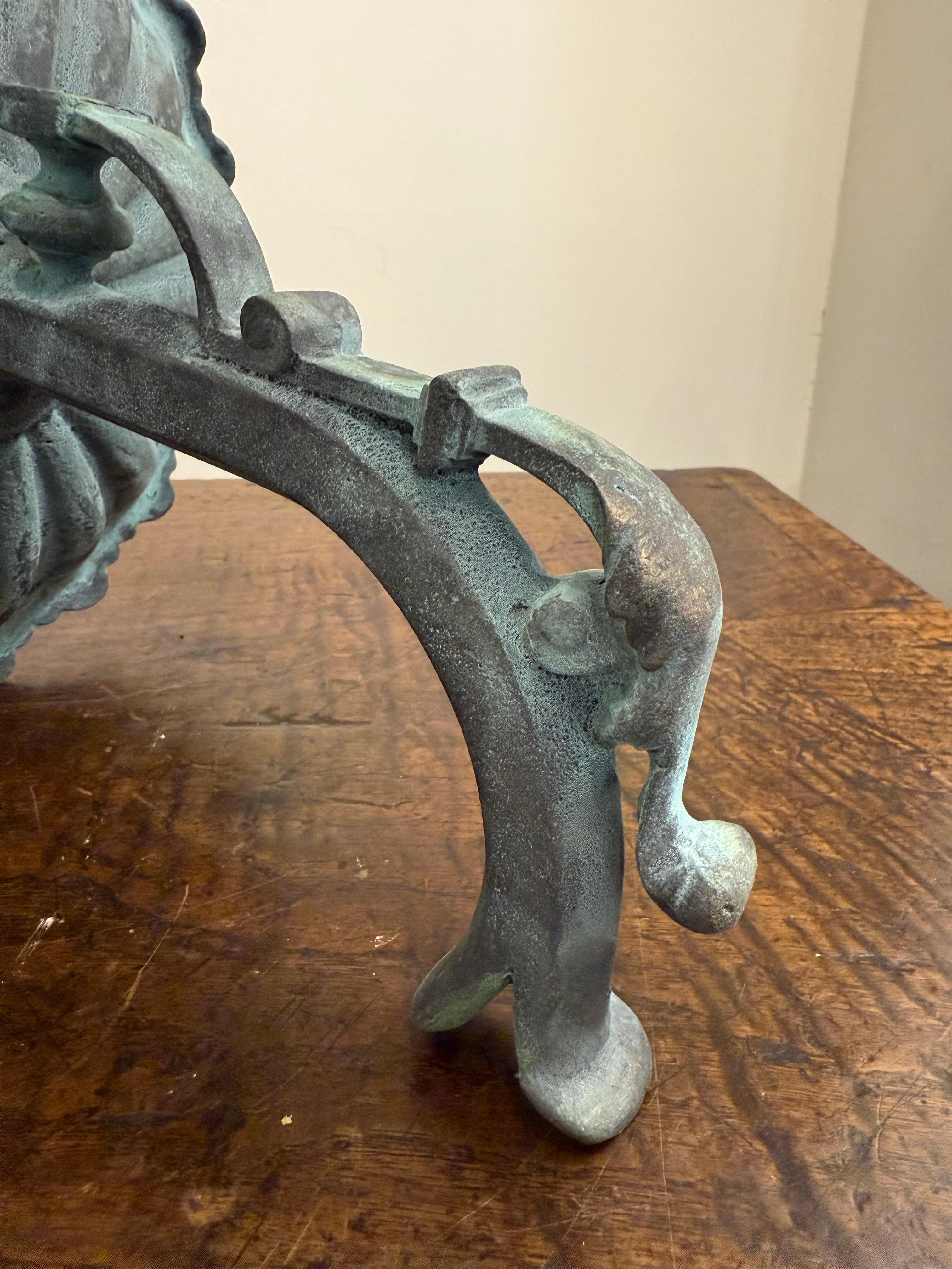 A Large Cast Bronze FW Spout with Large Florette and Scolop Pattern In Good Condition For Sale In ARMADALE, VIC