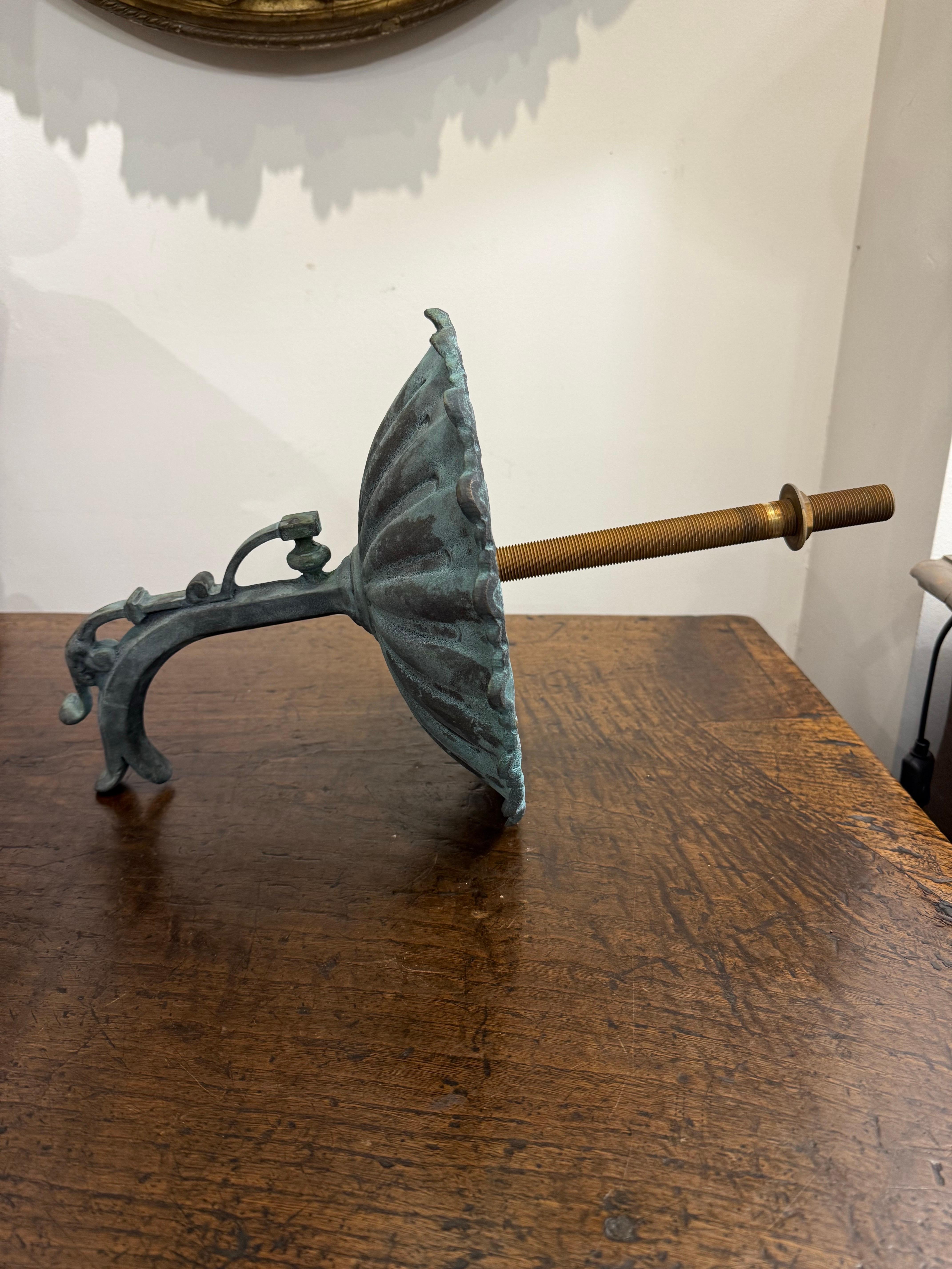 A Large Cast Bronze FW Spout with Large Florette and Scolop Pattern For Sale 3