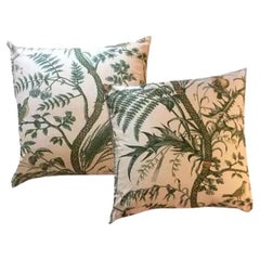Brunschwig & Fils „ Vogel und Distel“ in Grün 22“ Daunen geflochtene Kissen - ein Paar