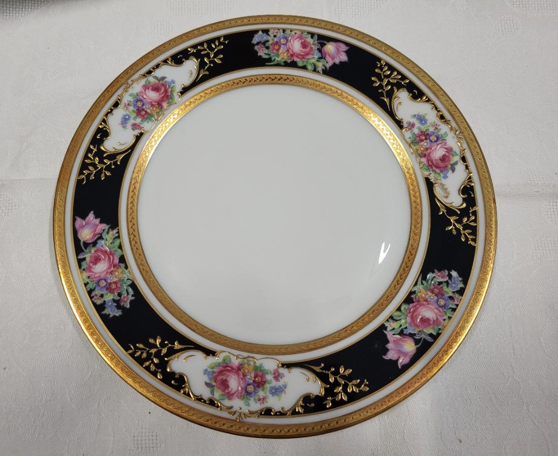 Assiette Bernardaut Ancienne Manufacture Royale Limoges France décoré à l'or (Barock) im Angebot
