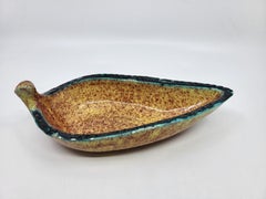 Vide-poche a forma di foglia di Accolay Pottery, giallo ocra, francese, anni '60
