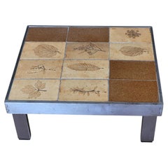 Table basse « Herbier » de Roger Capron avec carreaux de céramique, vers 1970