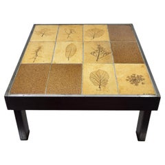 Table basse « Herbier » de Roger Capron avec carreaux de céramique, vers 1970