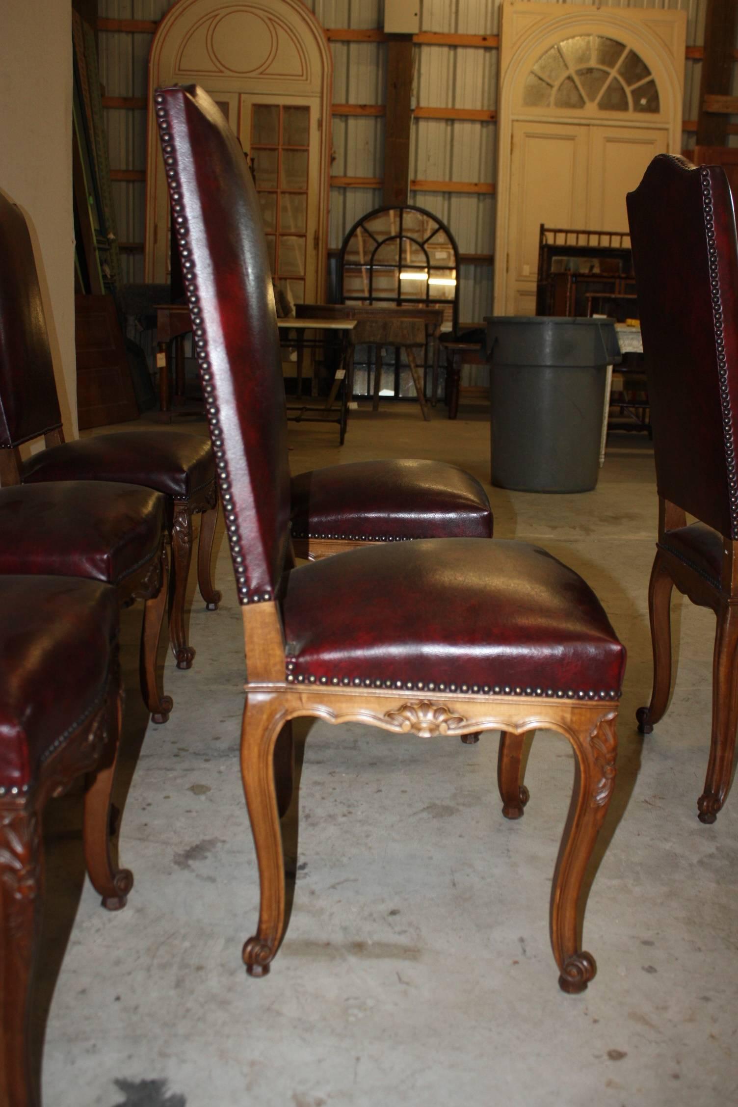 Set of Six Louis XV Style Walnut Dining Chairs In Excellent Condition In Fairhope, AL