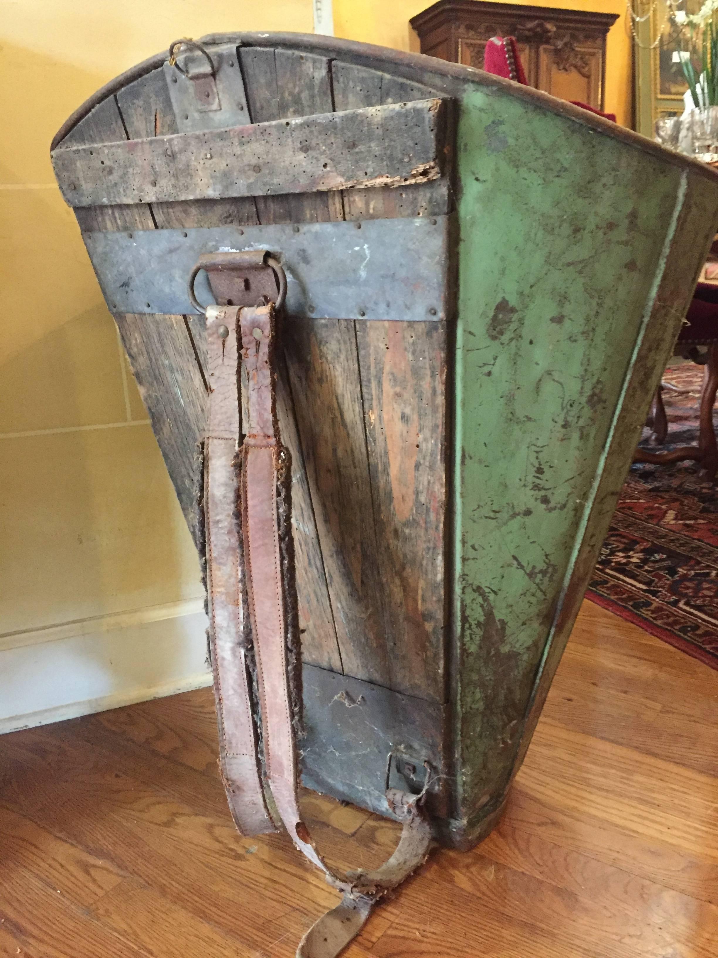 Antique French Grape Hotte In Good Condition In Fairhope, AL