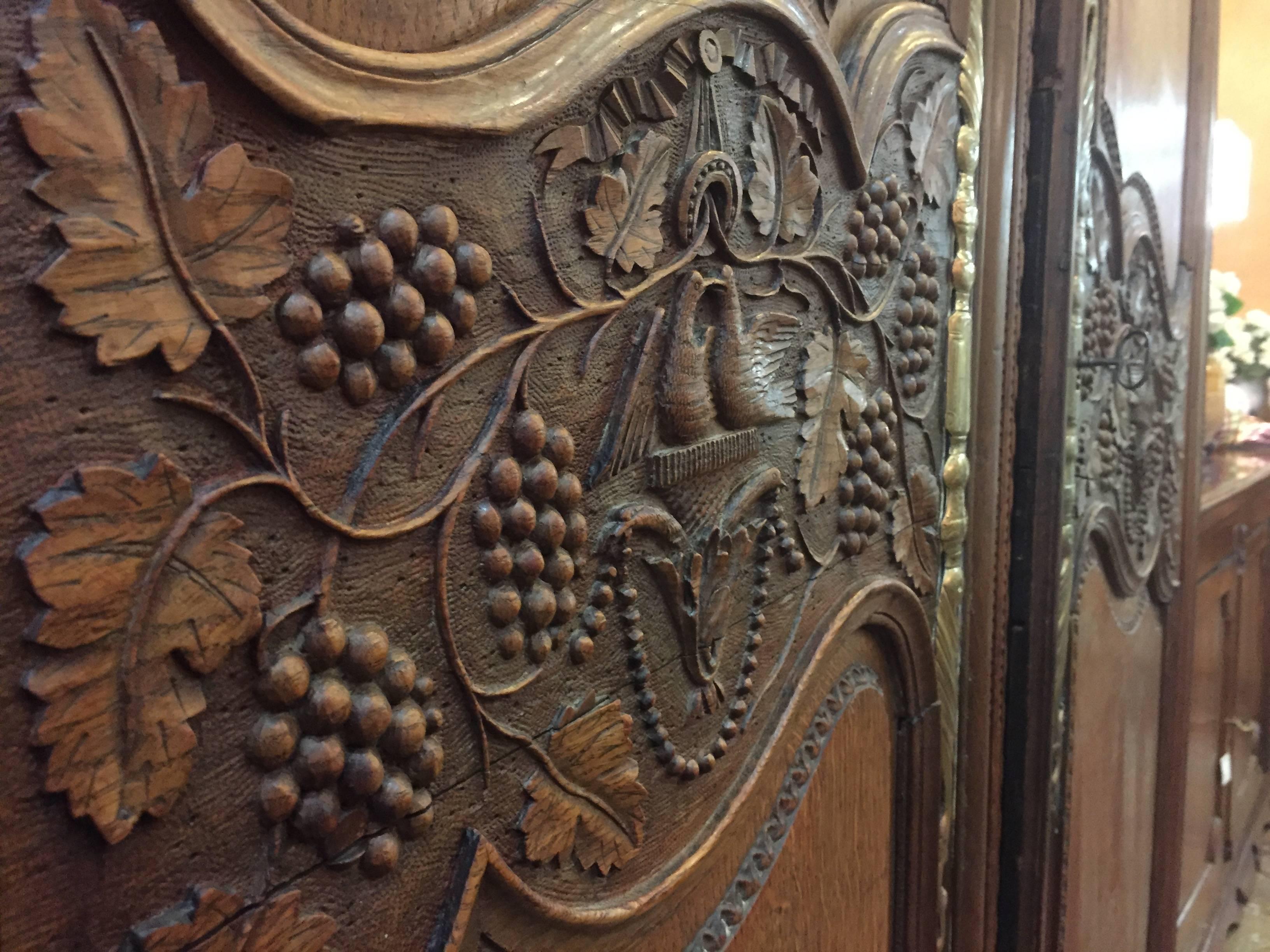 Magnificent 19th Century French Wedding Armoire In Good Condition In Fairhope, AL