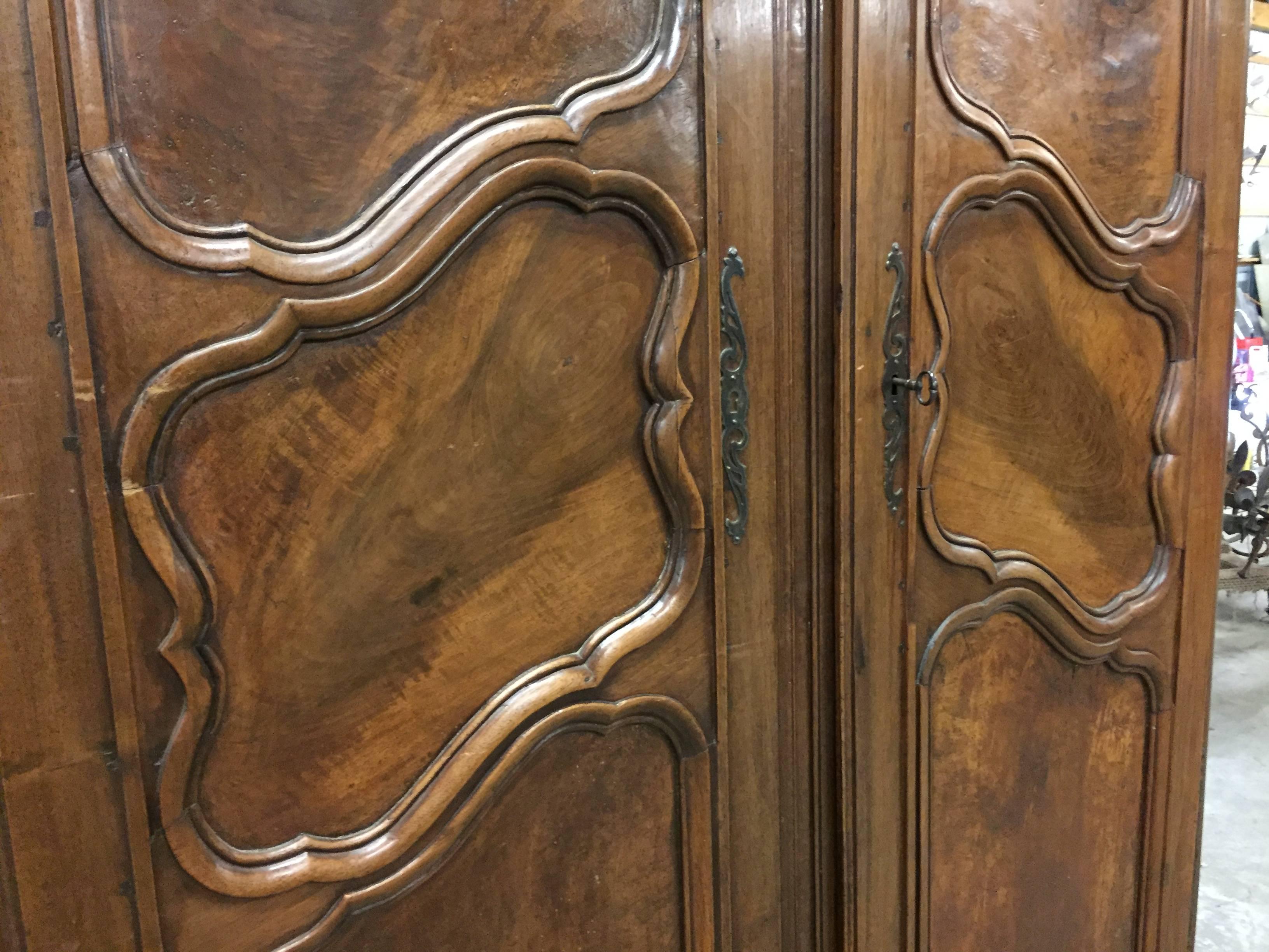 19th Century Country French Louis XV Carved Walnut Armoire In Good Condition In Fairhope, AL