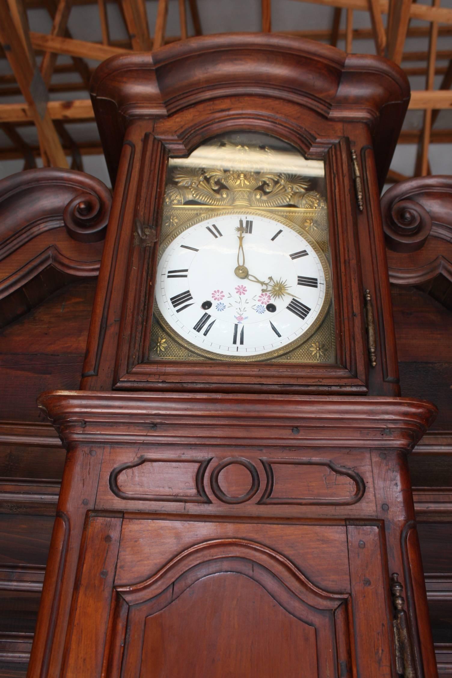 Louis XV Style Buffet Vaisselier with Clock For Sale 4