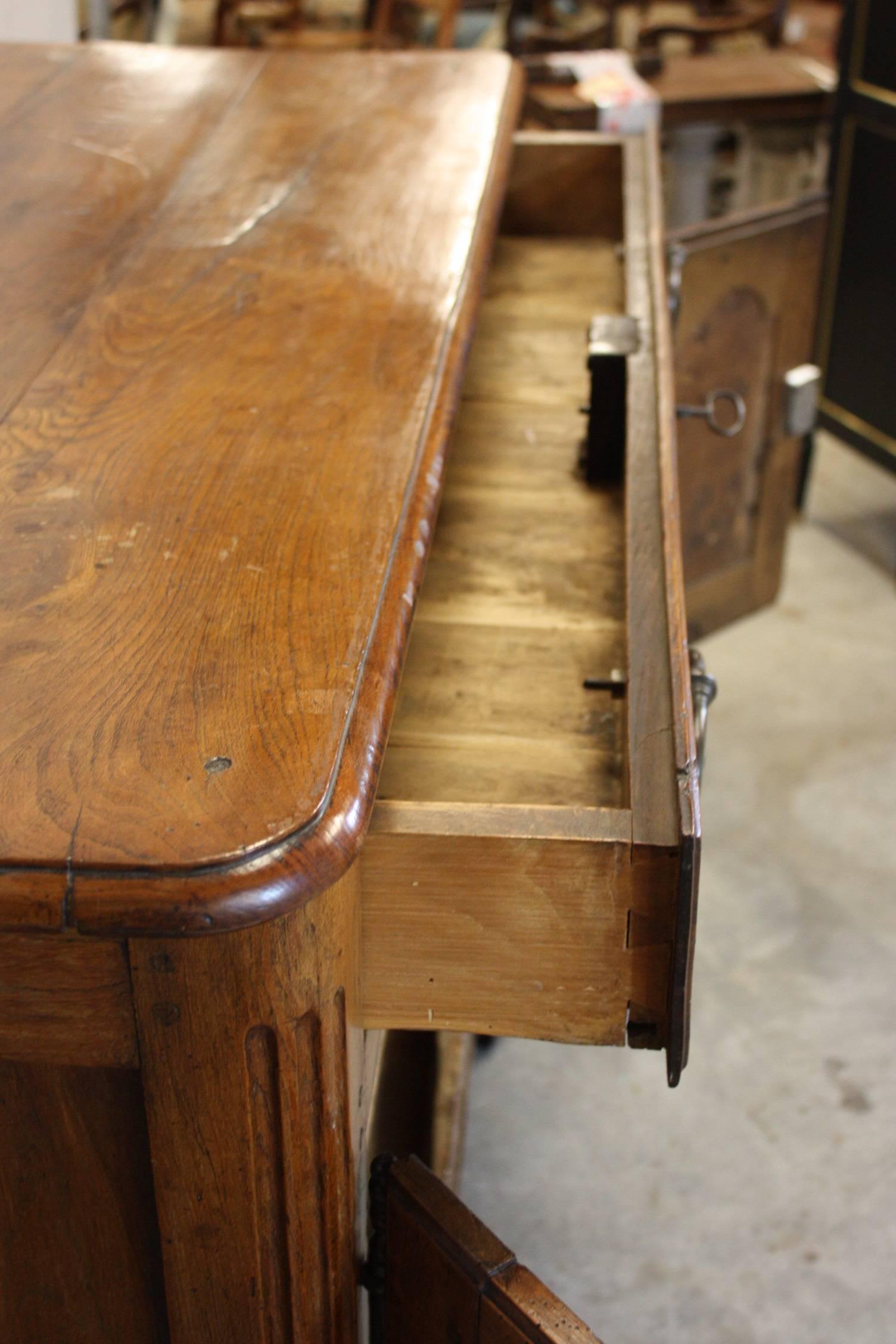 18th Century French Walnut Buffet In Good Condition In Fairhope, AL