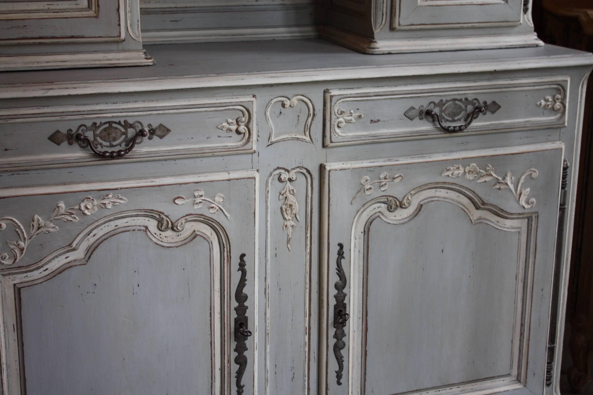 19th Century French Louis XV Buffet Vaisselier or Hutch / Cupboard In Good Condition In Fairhope, AL