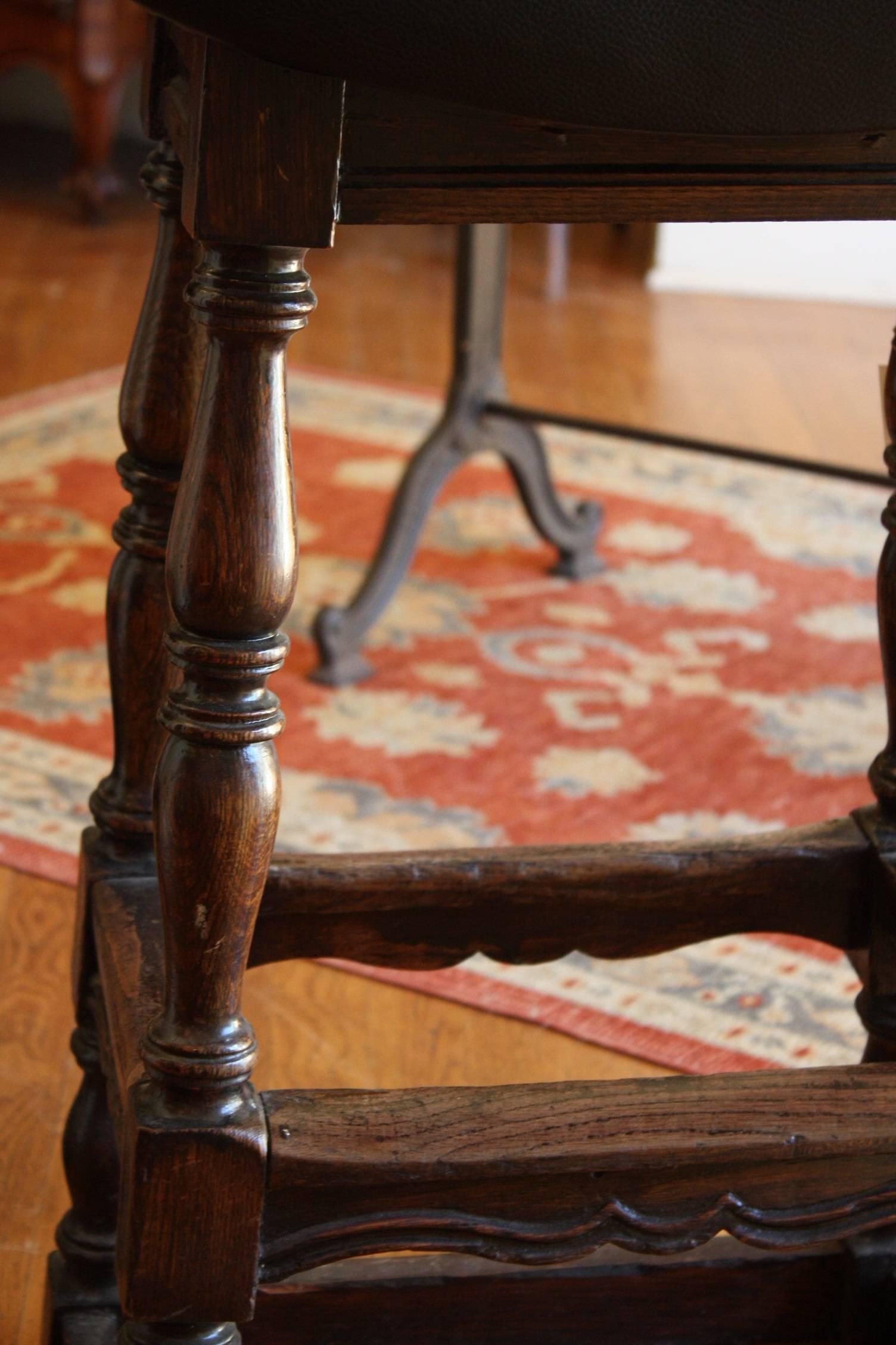 Pair of Early 19th Century English Pub Stools In Good Condition In Fairhope, AL